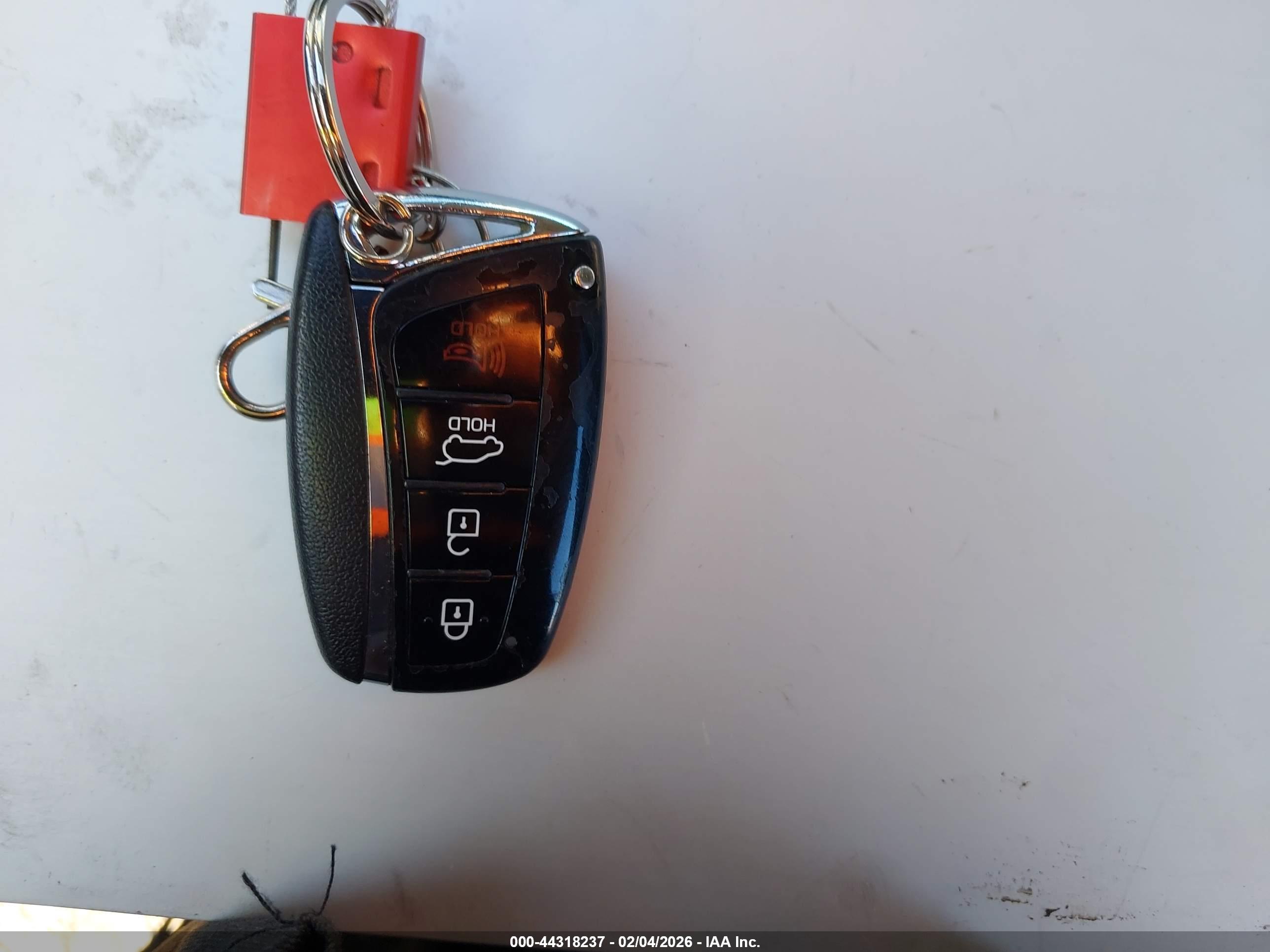 HYUNDAI SANTA image 11