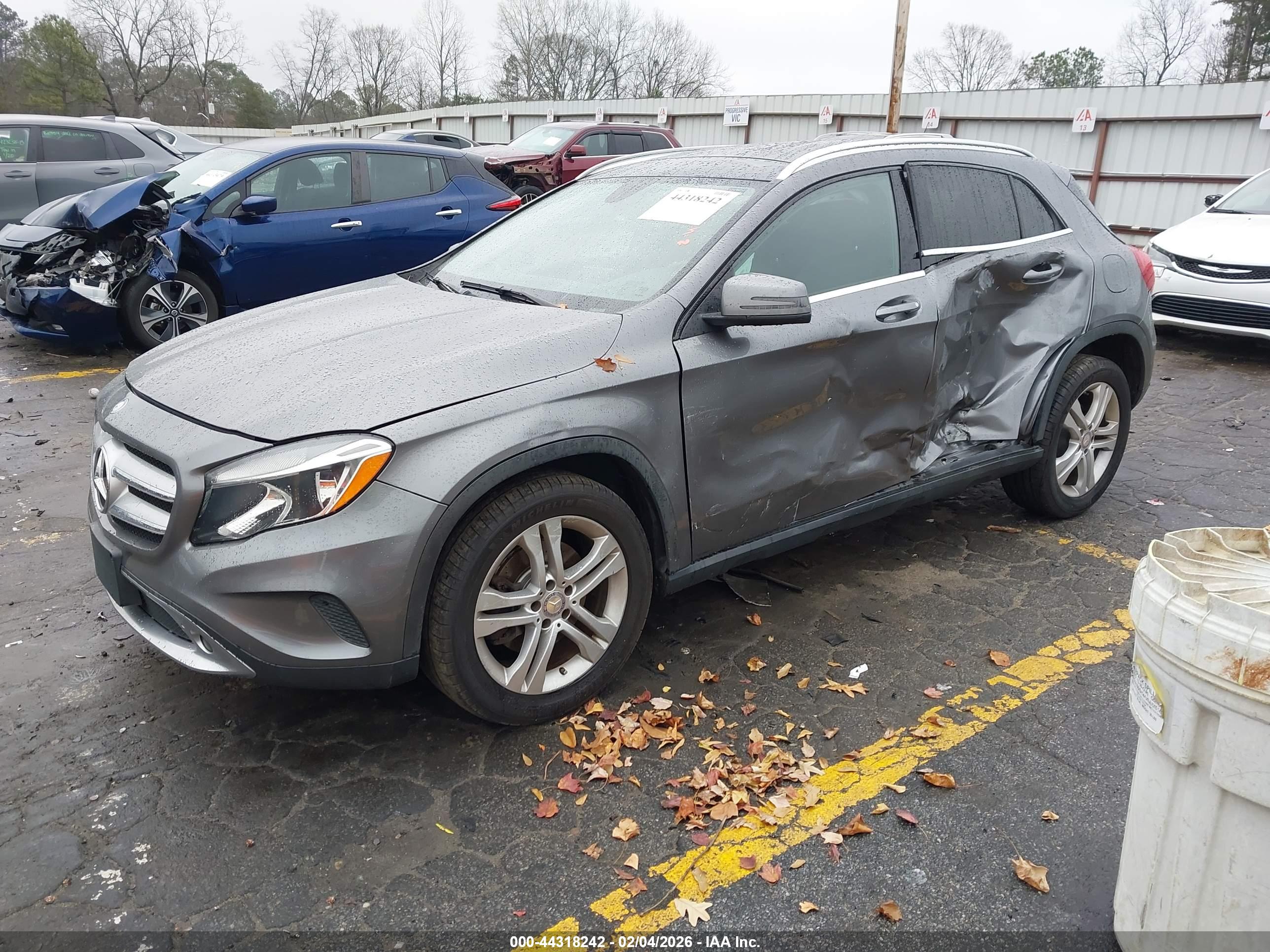 MERCEDES-BENZ GLA image 2