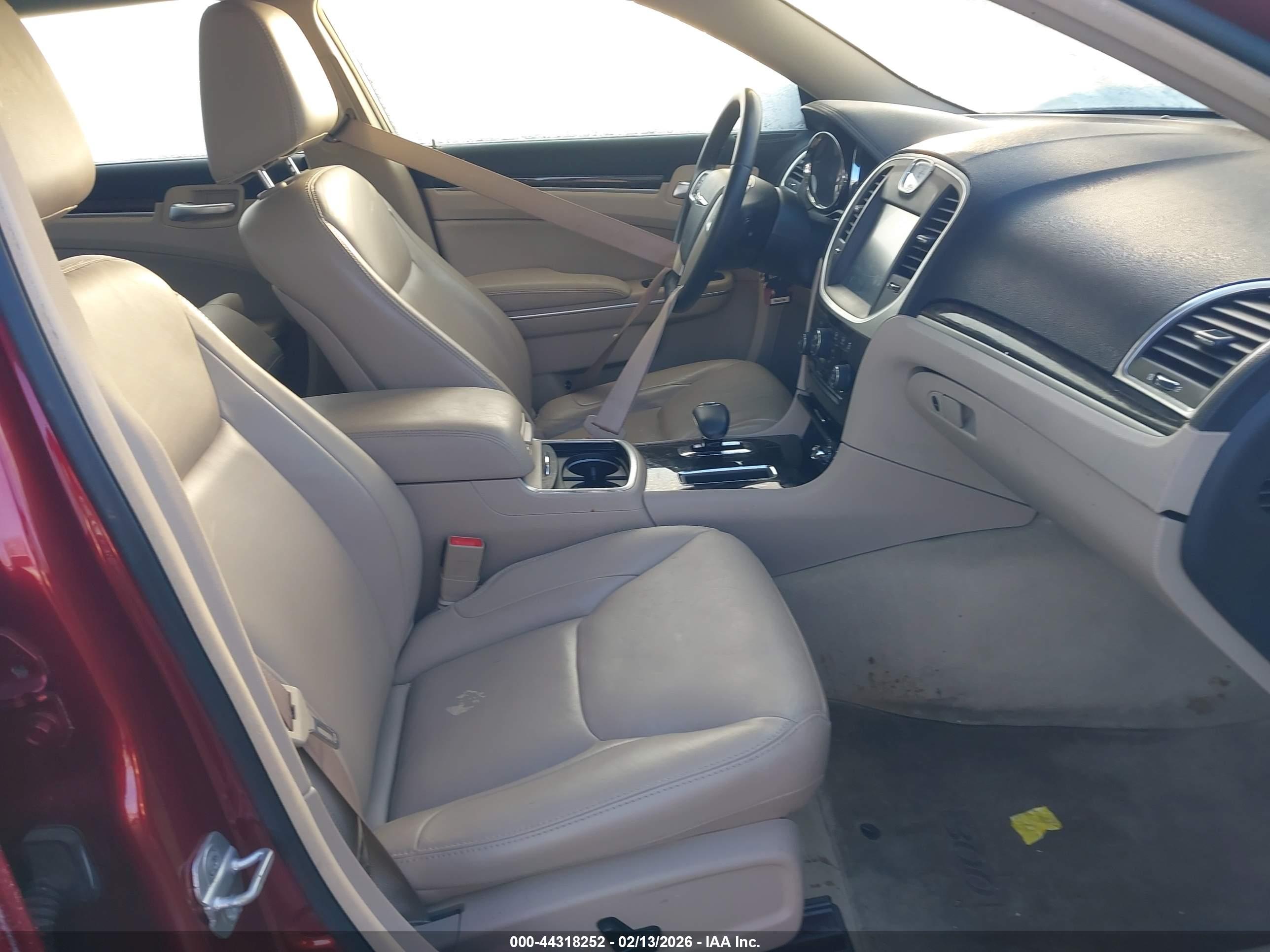 CHRYSLER 300 image 5