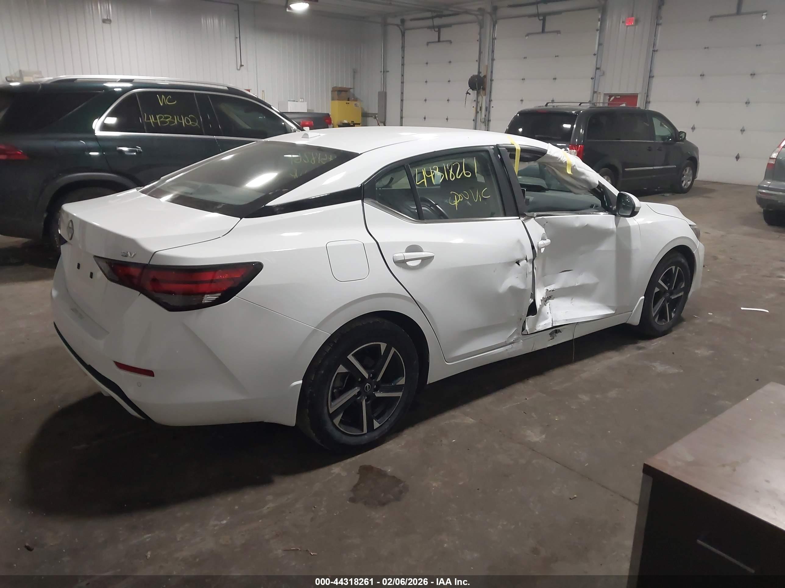 NISSAN SENTRA image 4