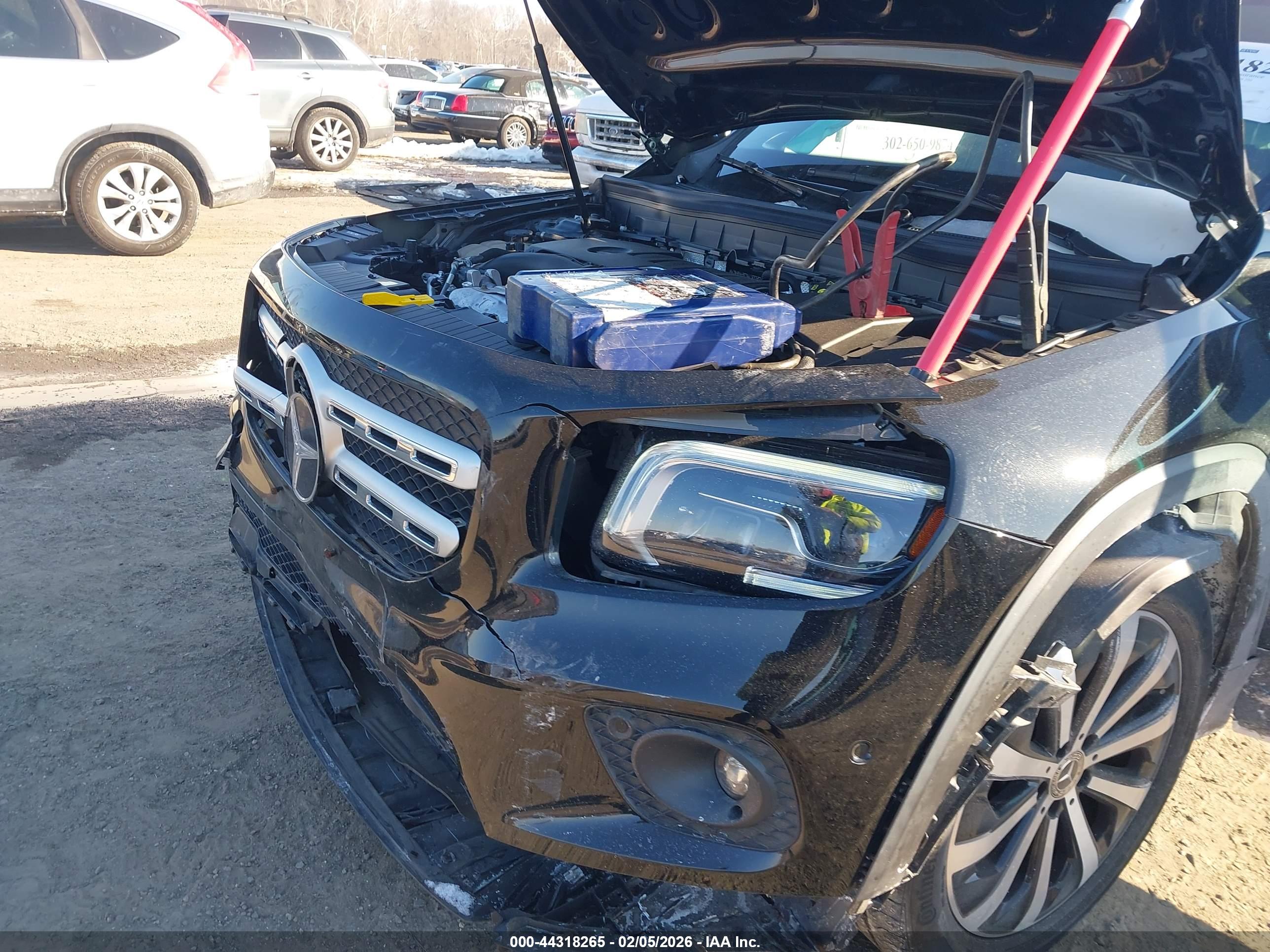 MERCEDES-BENZ GLB image 6