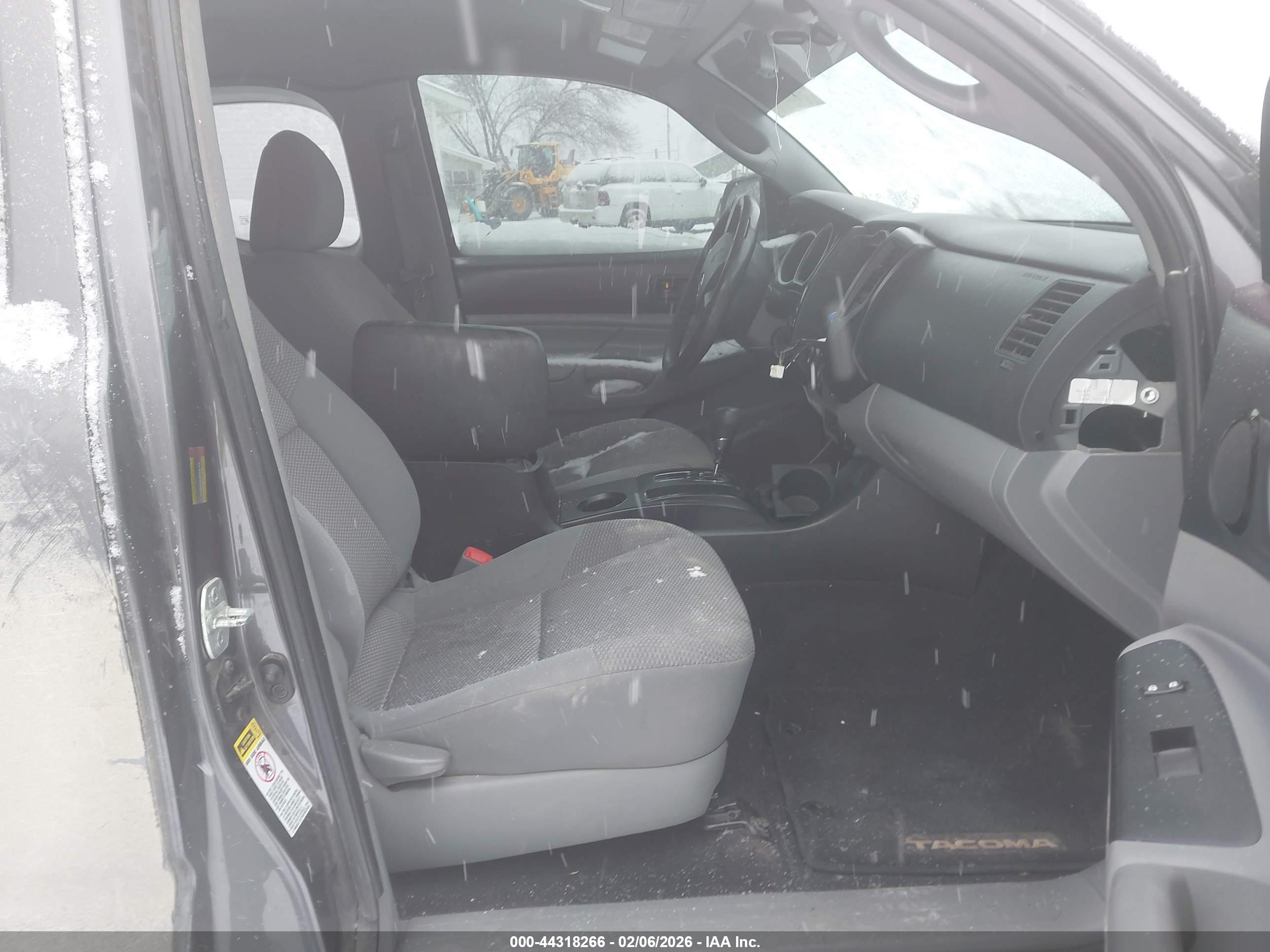 TOYOTA TACOMA image 5