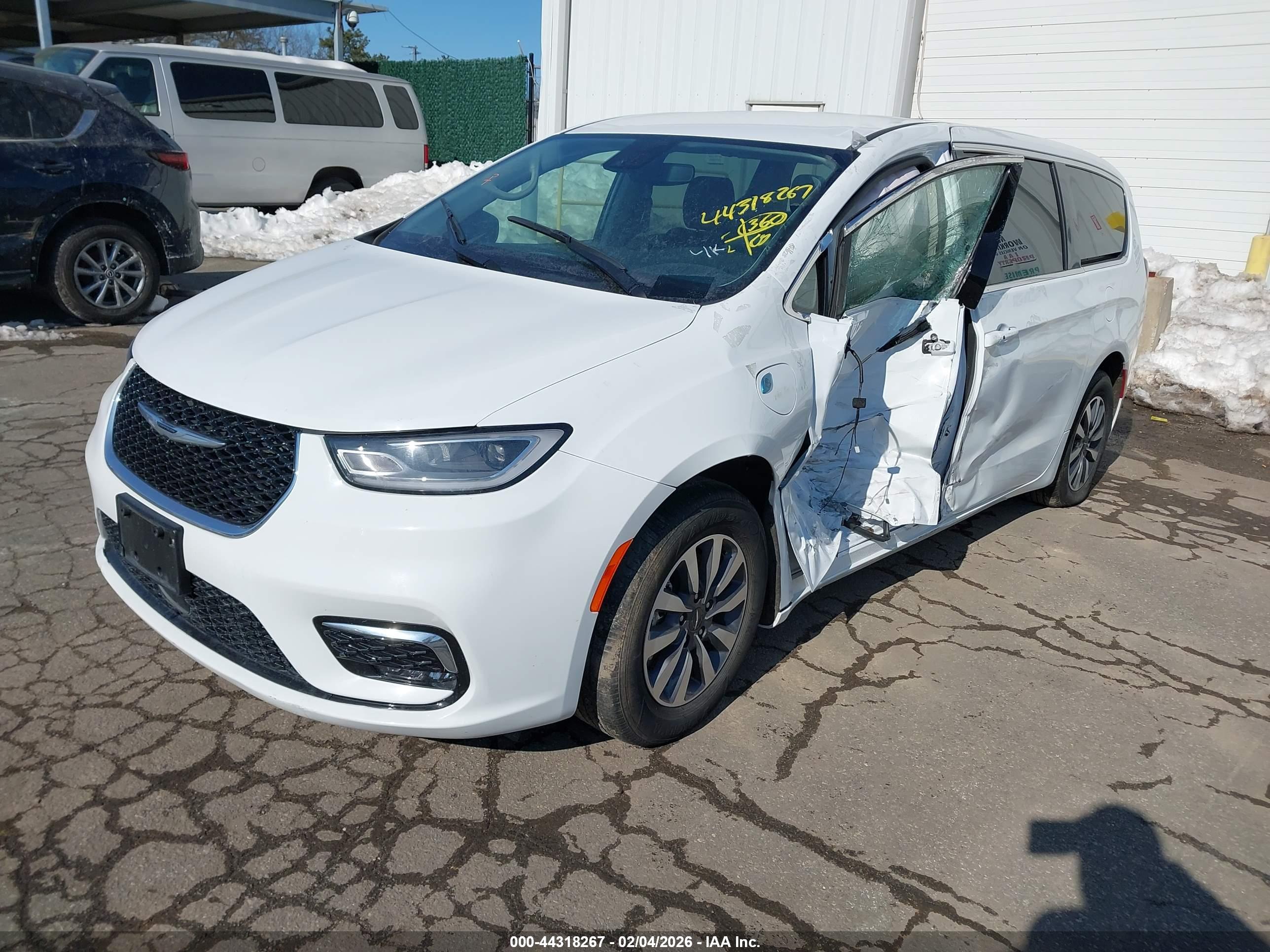CHRYSLER PACIFICA image 2