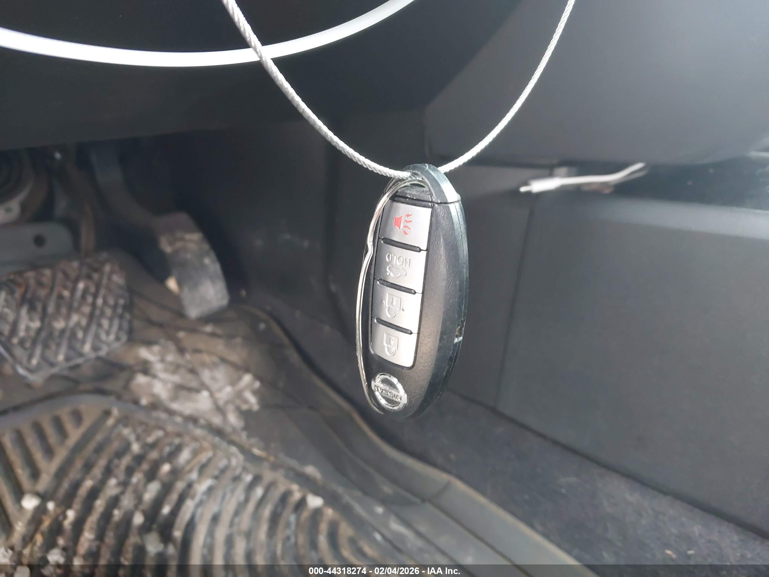 NISSAN MAXIMA image 11
