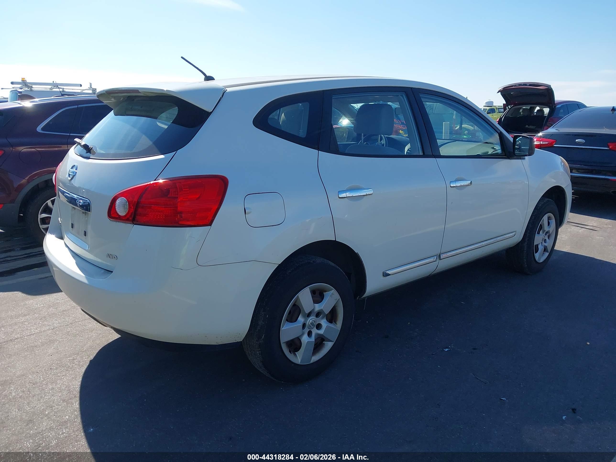 NISSAN ROGUE image 4