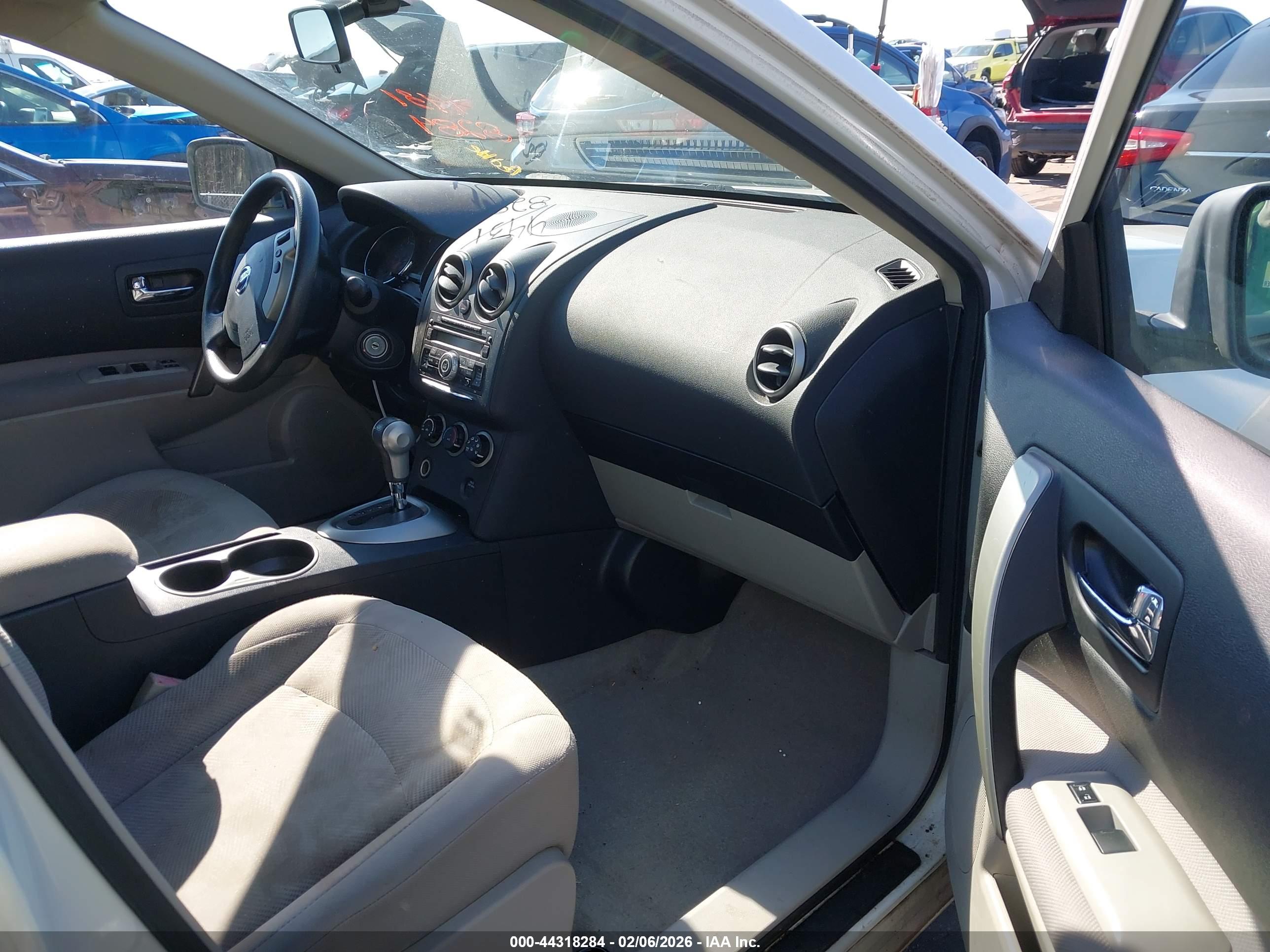 NISSAN ROGUE image 5