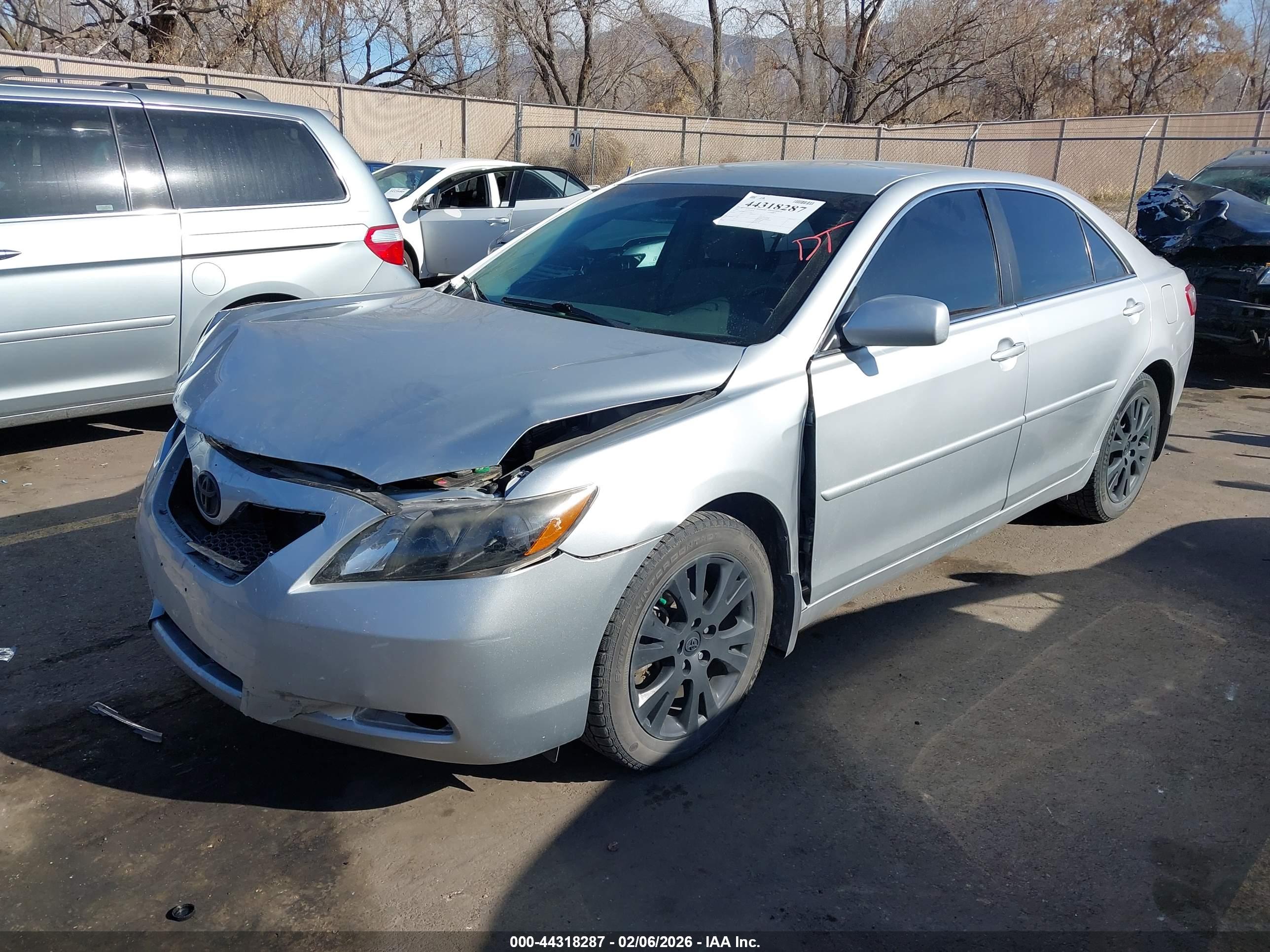 TOYOTA CAMRY image 2