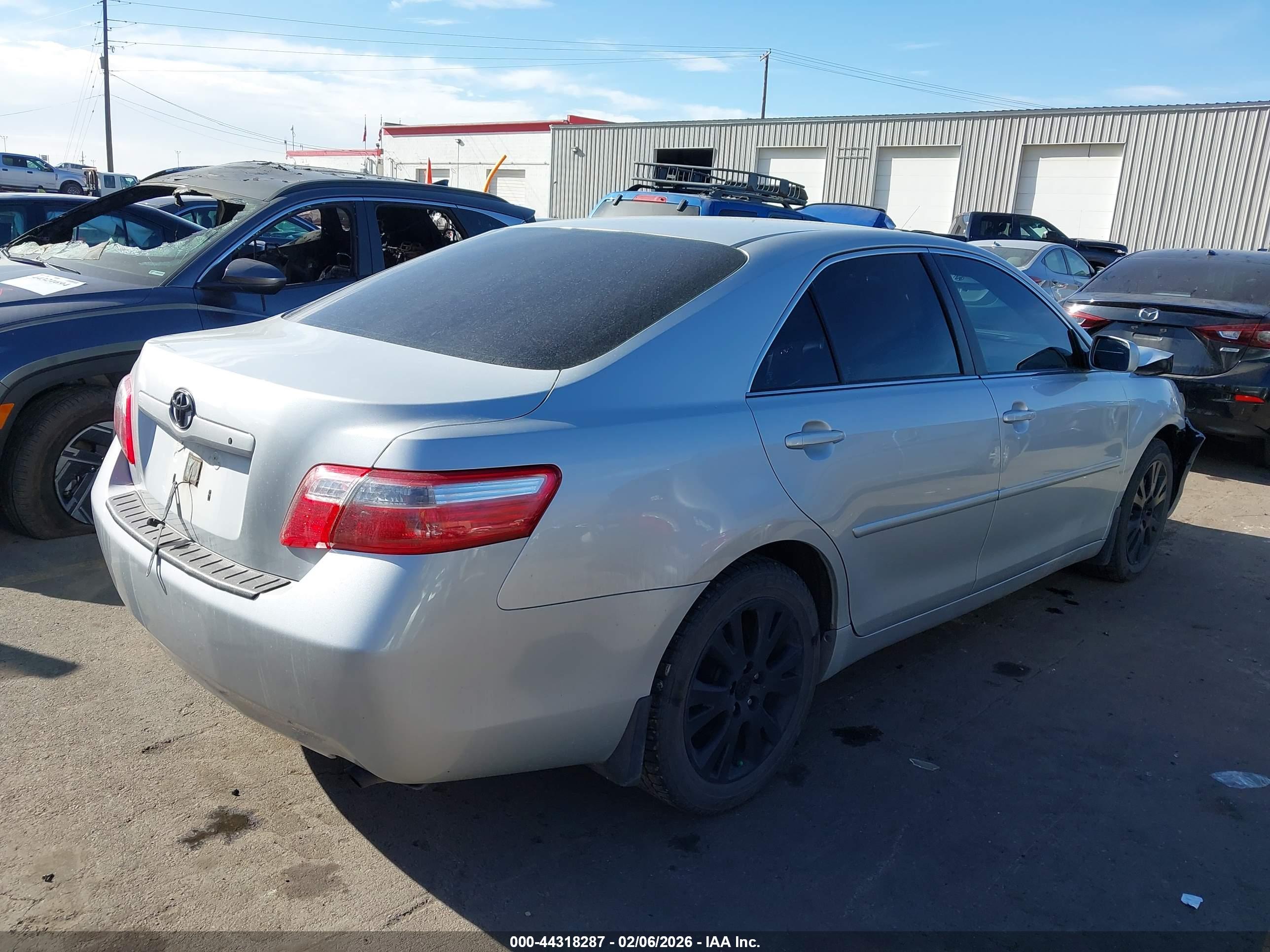 TOYOTA CAMRY image 4