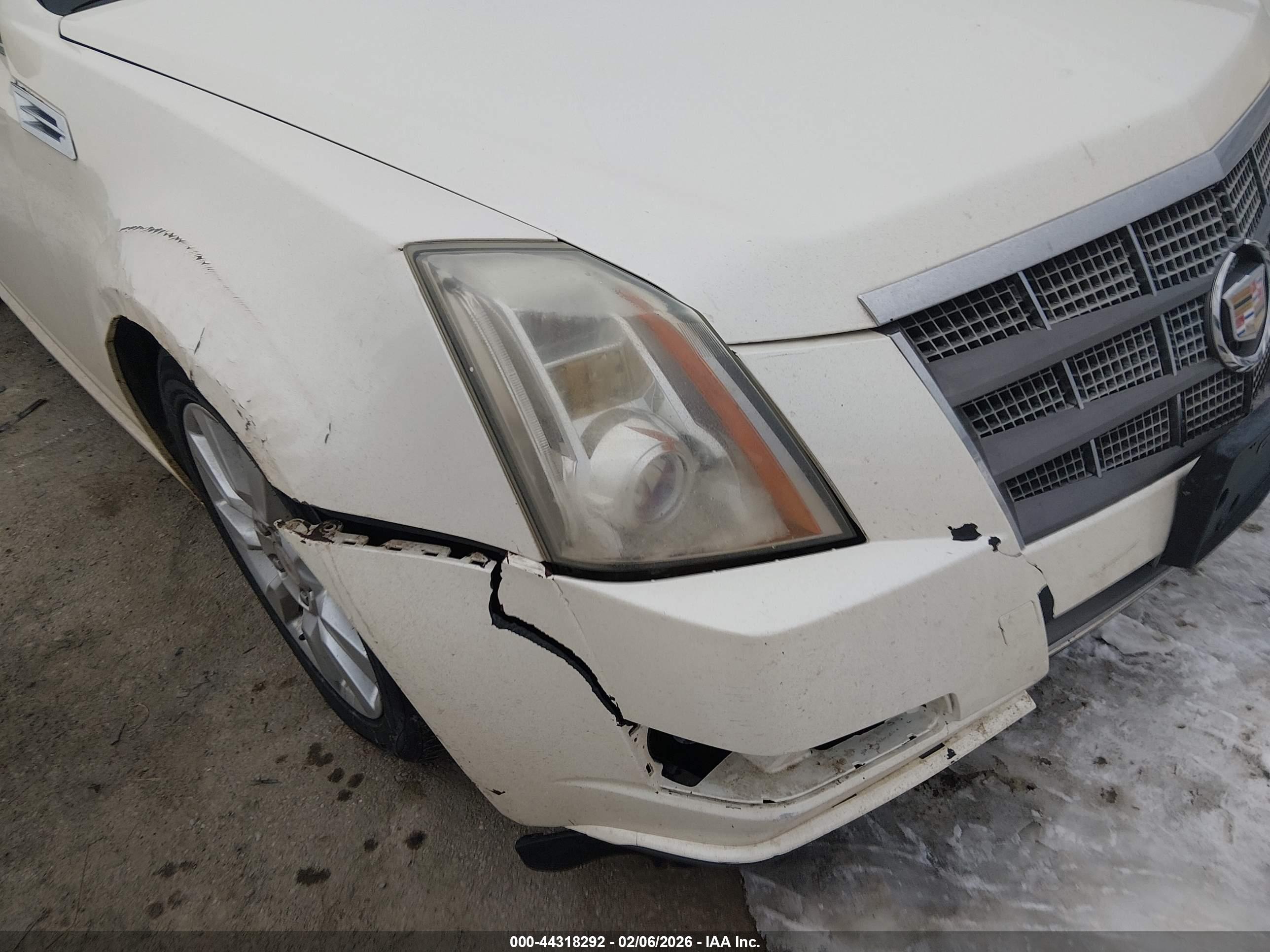 CADILLAC CTS image 6
