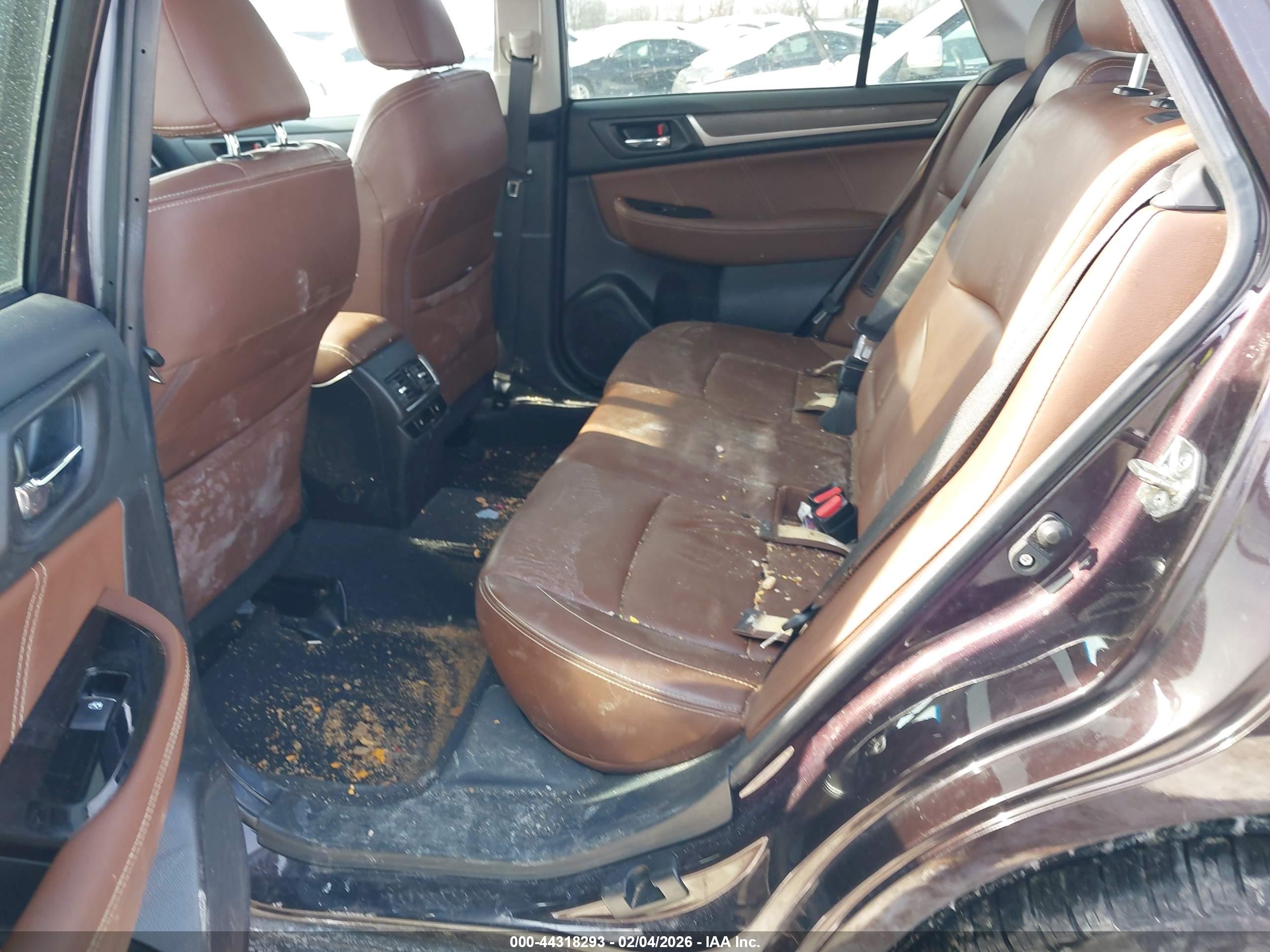 SUBARU OUTBACK image 8
