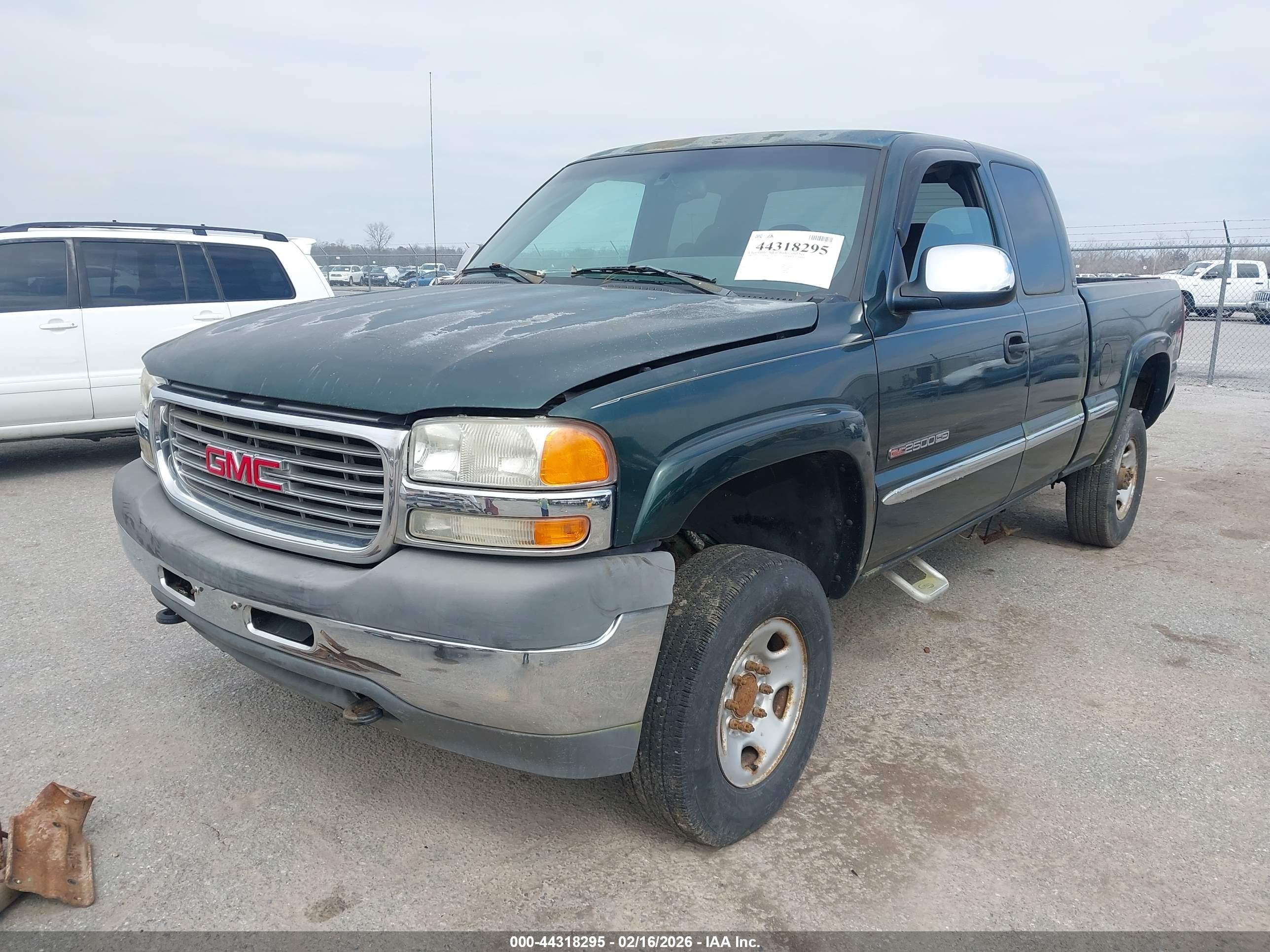 GMC SIERRA image 2