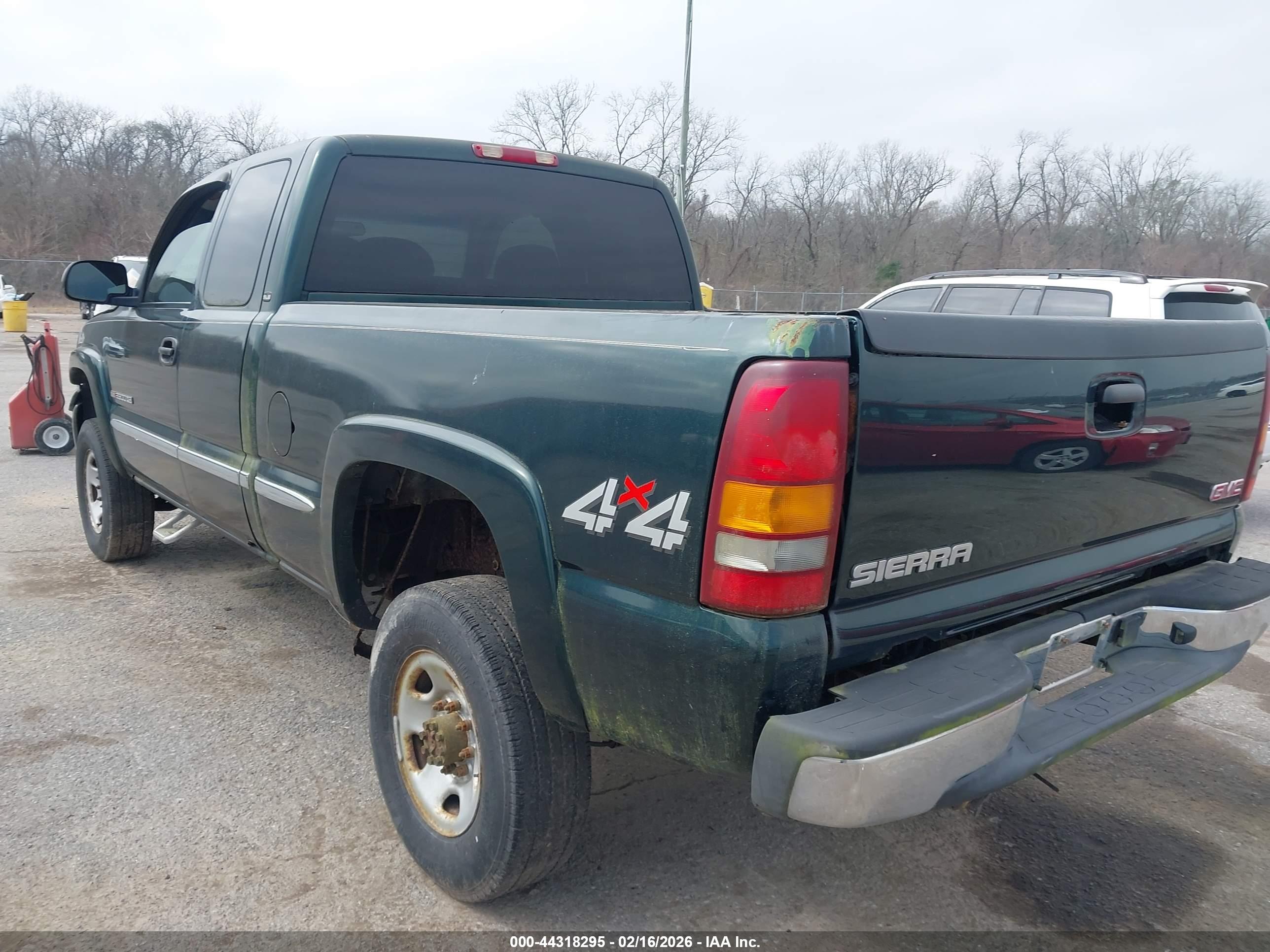 GMC SIERRA image 3