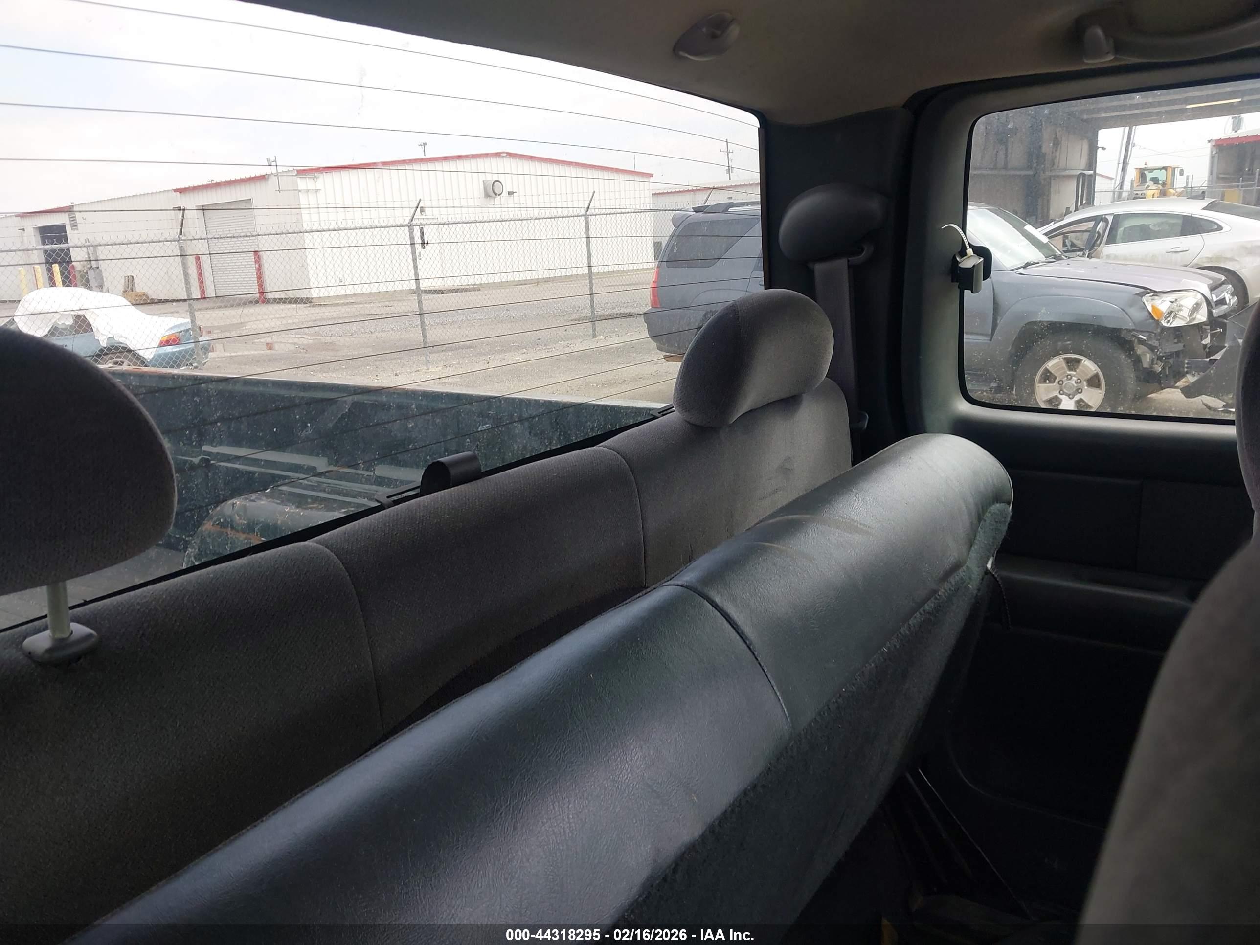 GMC SIERRA image 8