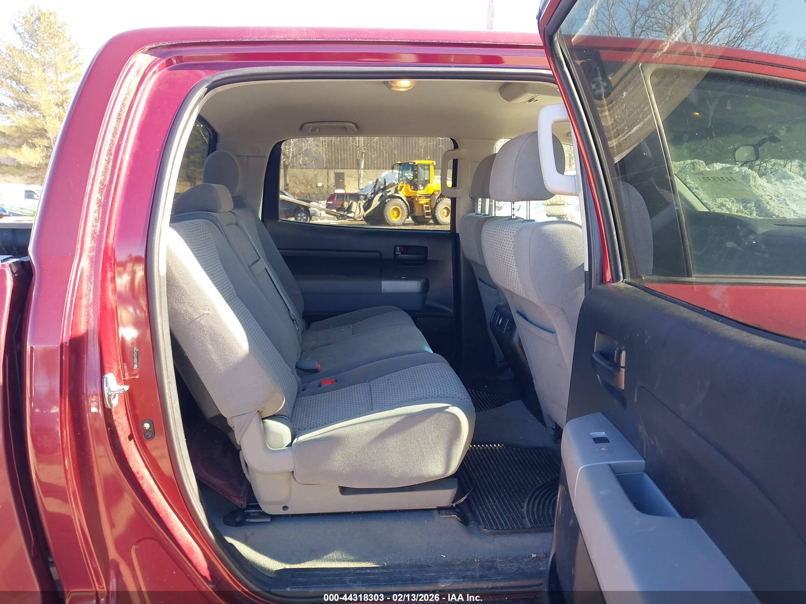 TOYOTA TUNDRA image 8