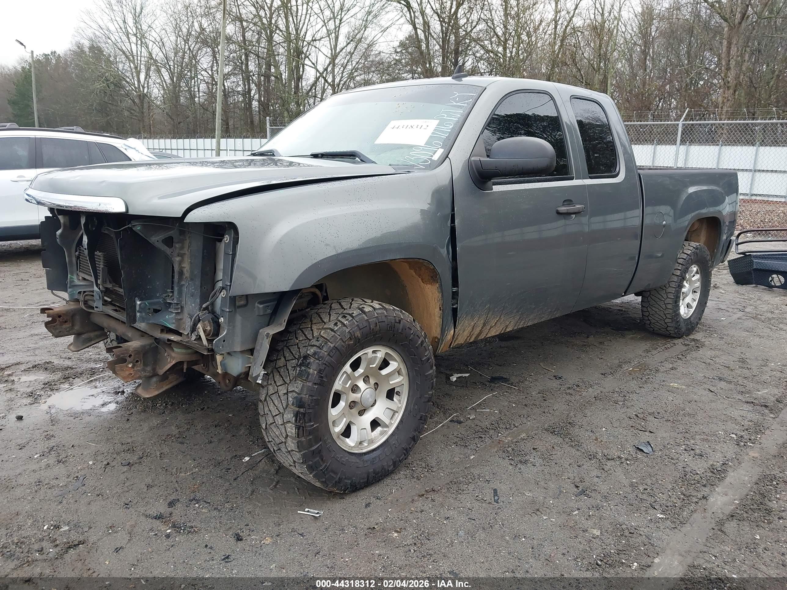 GMC SIERRA image 2