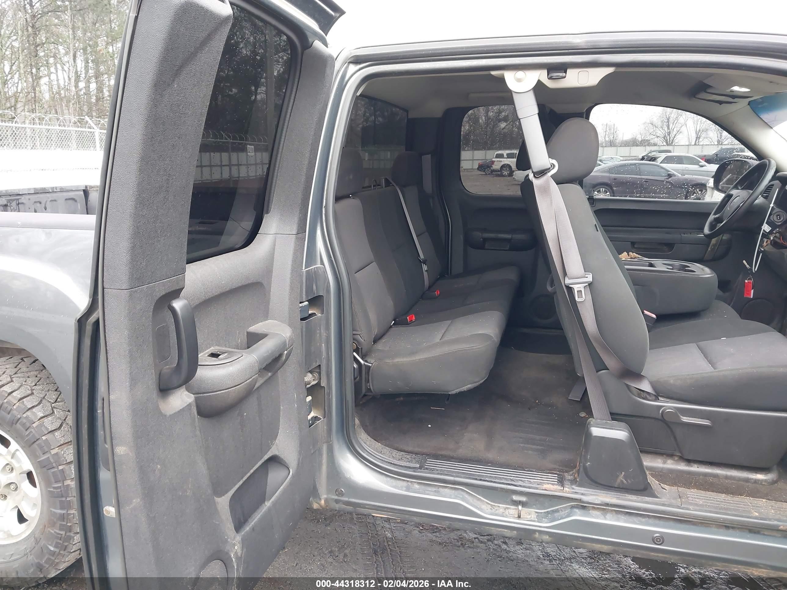 GMC SIERRA image 8
