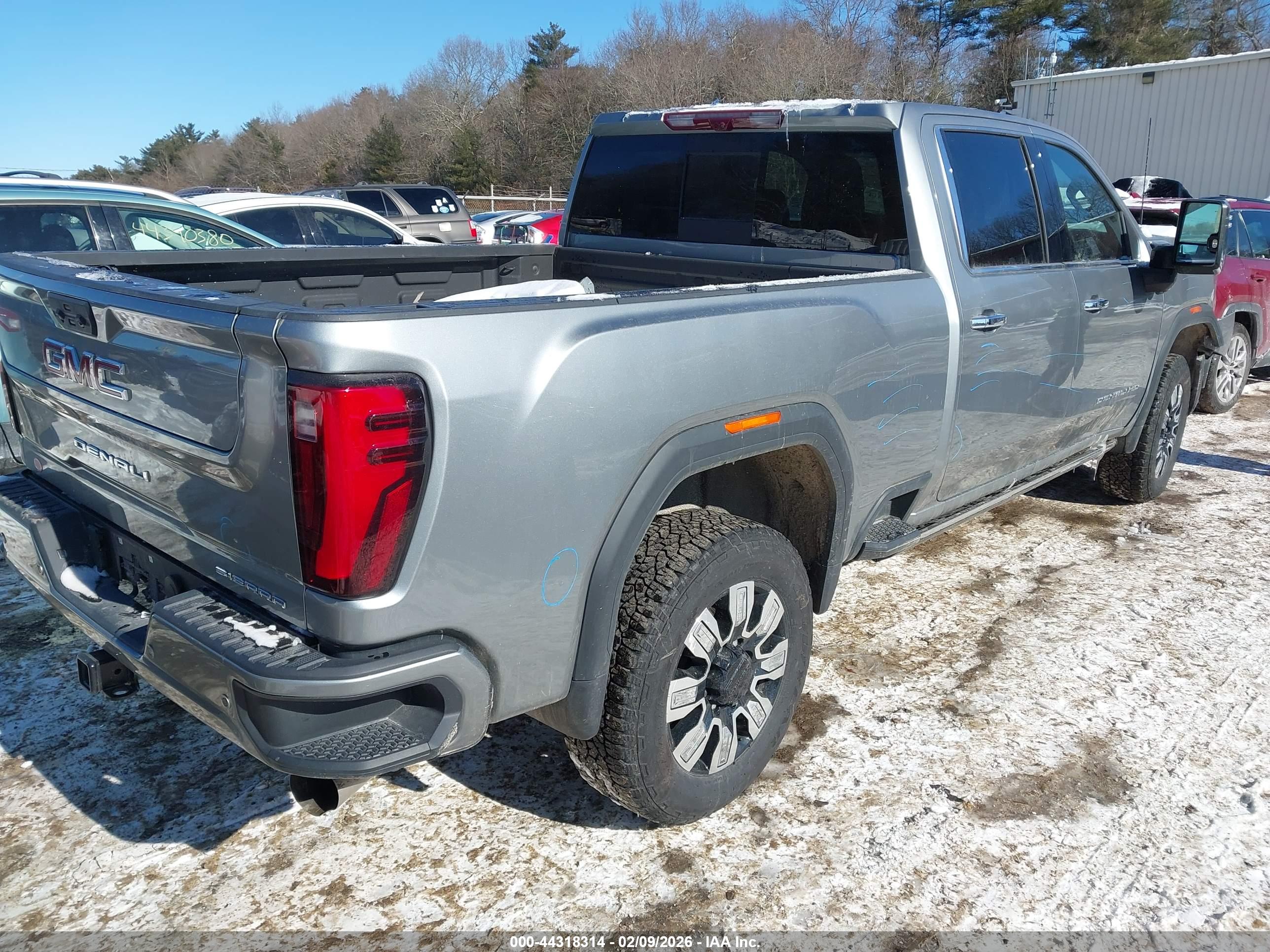 GMC SIERRA image 4