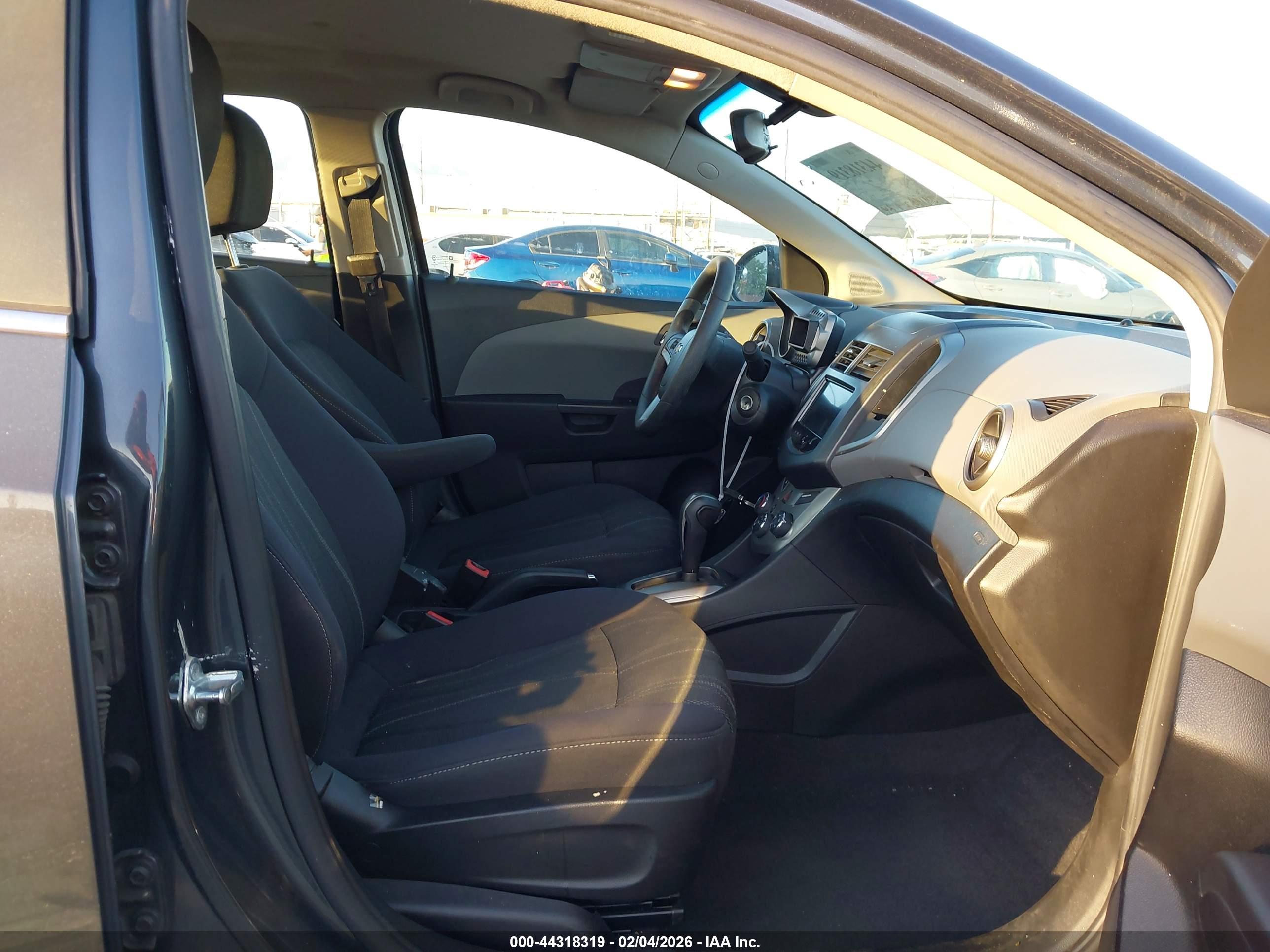 CHEVROLET SONIC image 5