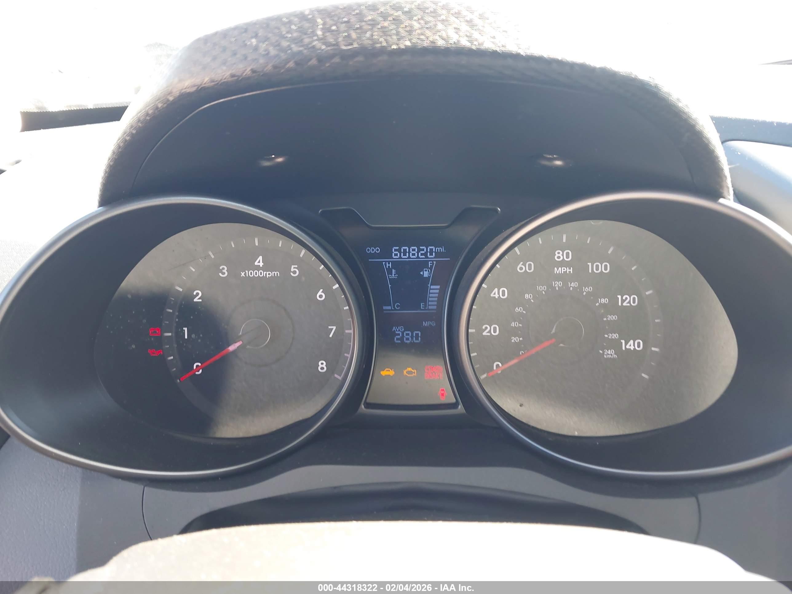 HYUNDAI VELOSTER image 7