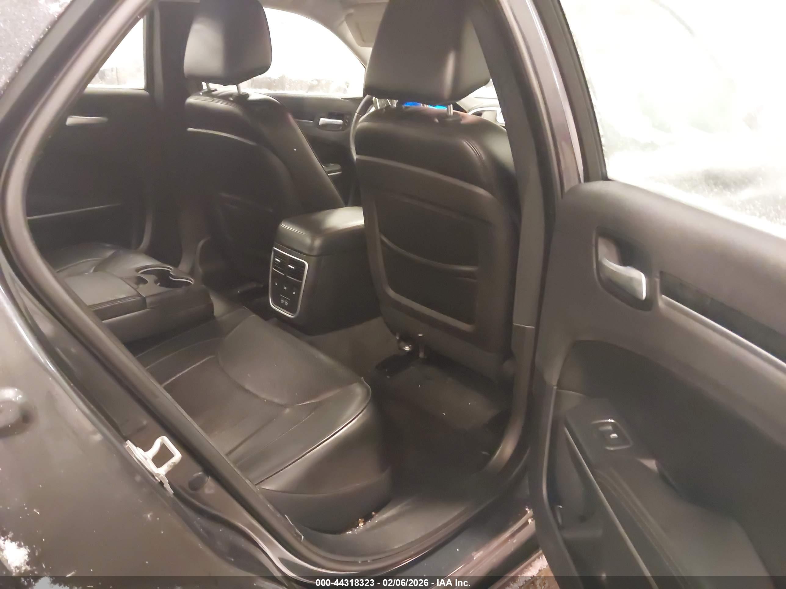 CHRYSLER 300C image 8