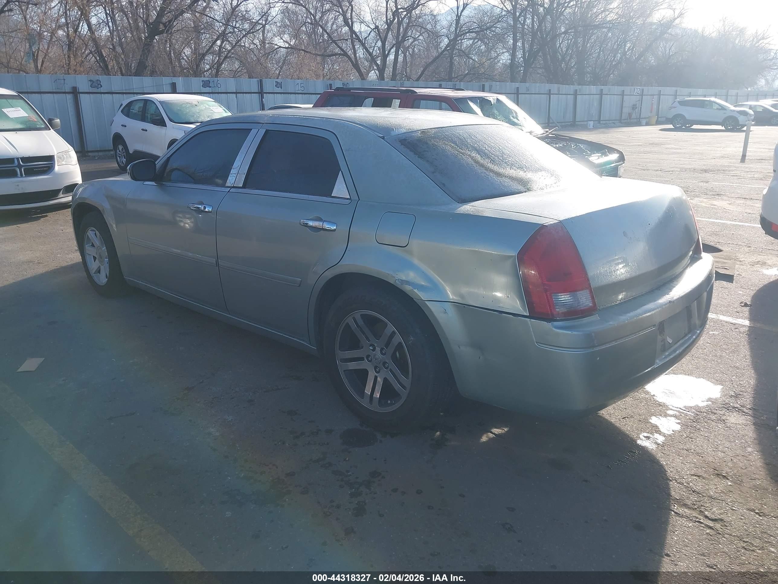 CHRYSLER 300 image 3