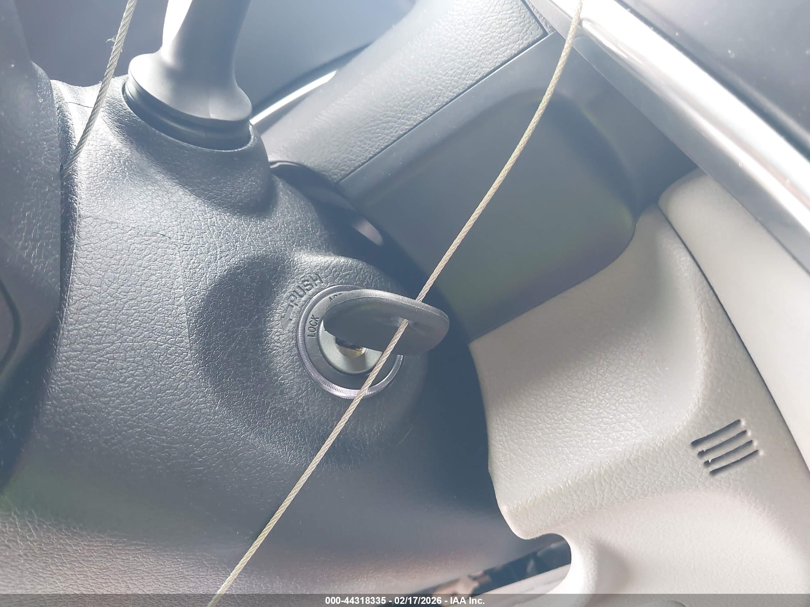 TOYOTA CAMRY image 11