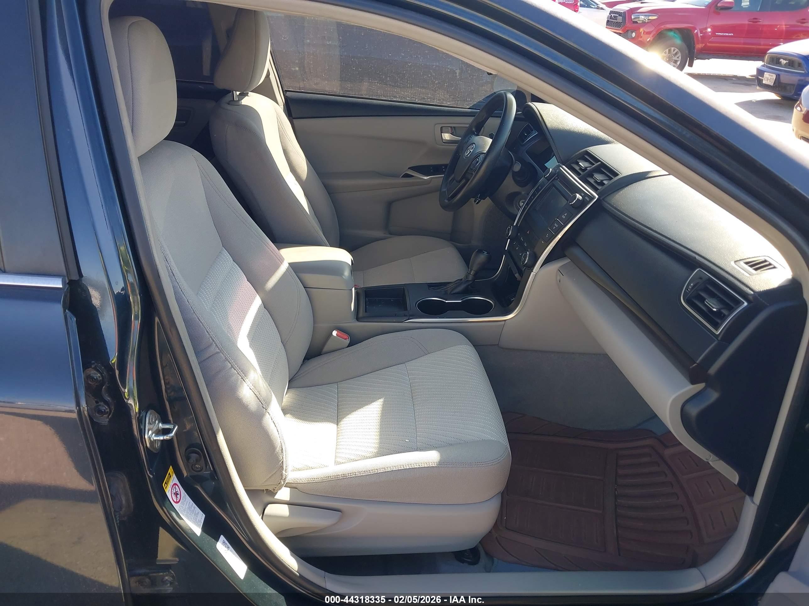 TOYOTA CAMRY image 5