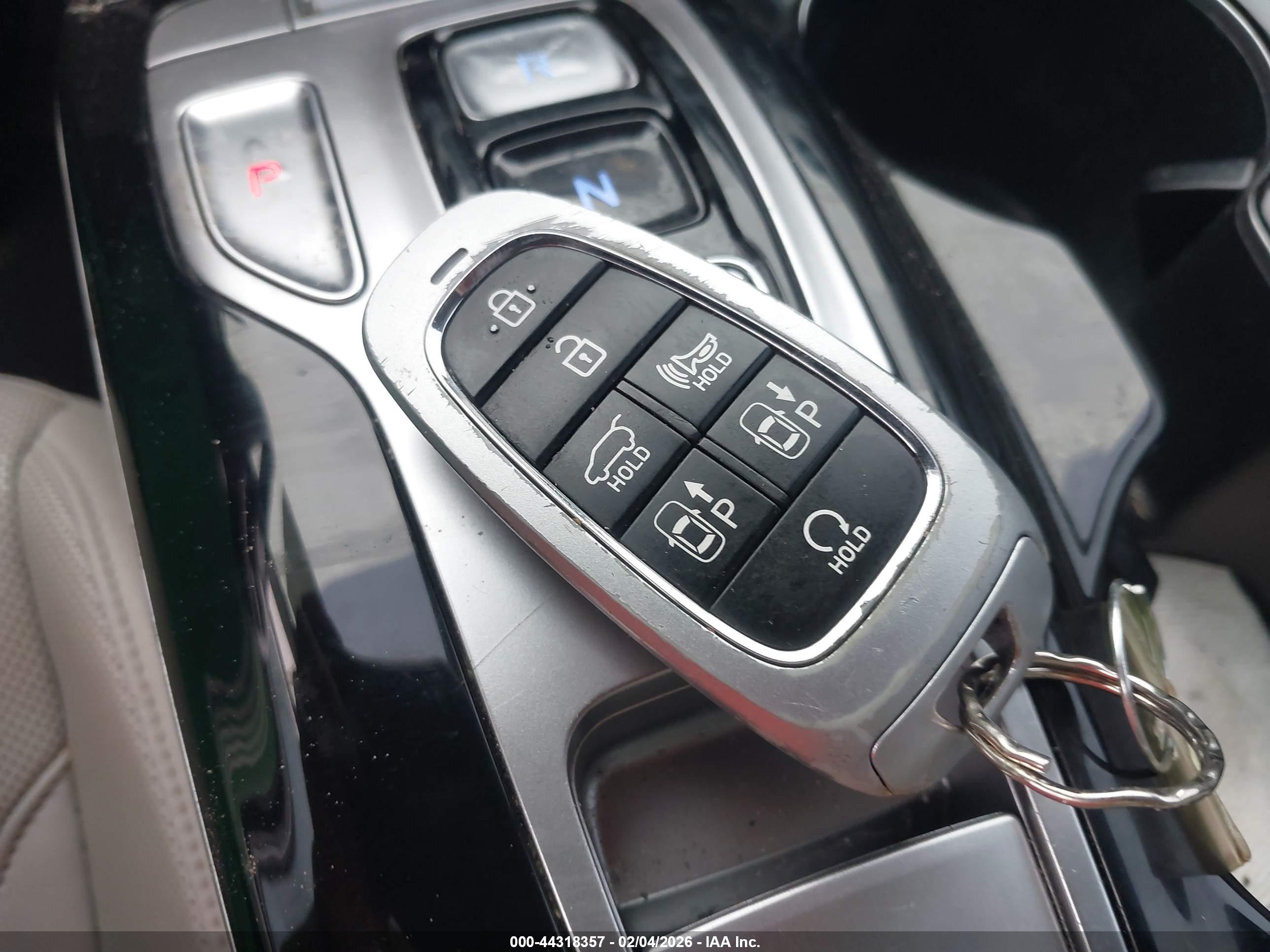 HYUNDAI TUCSON image 11
