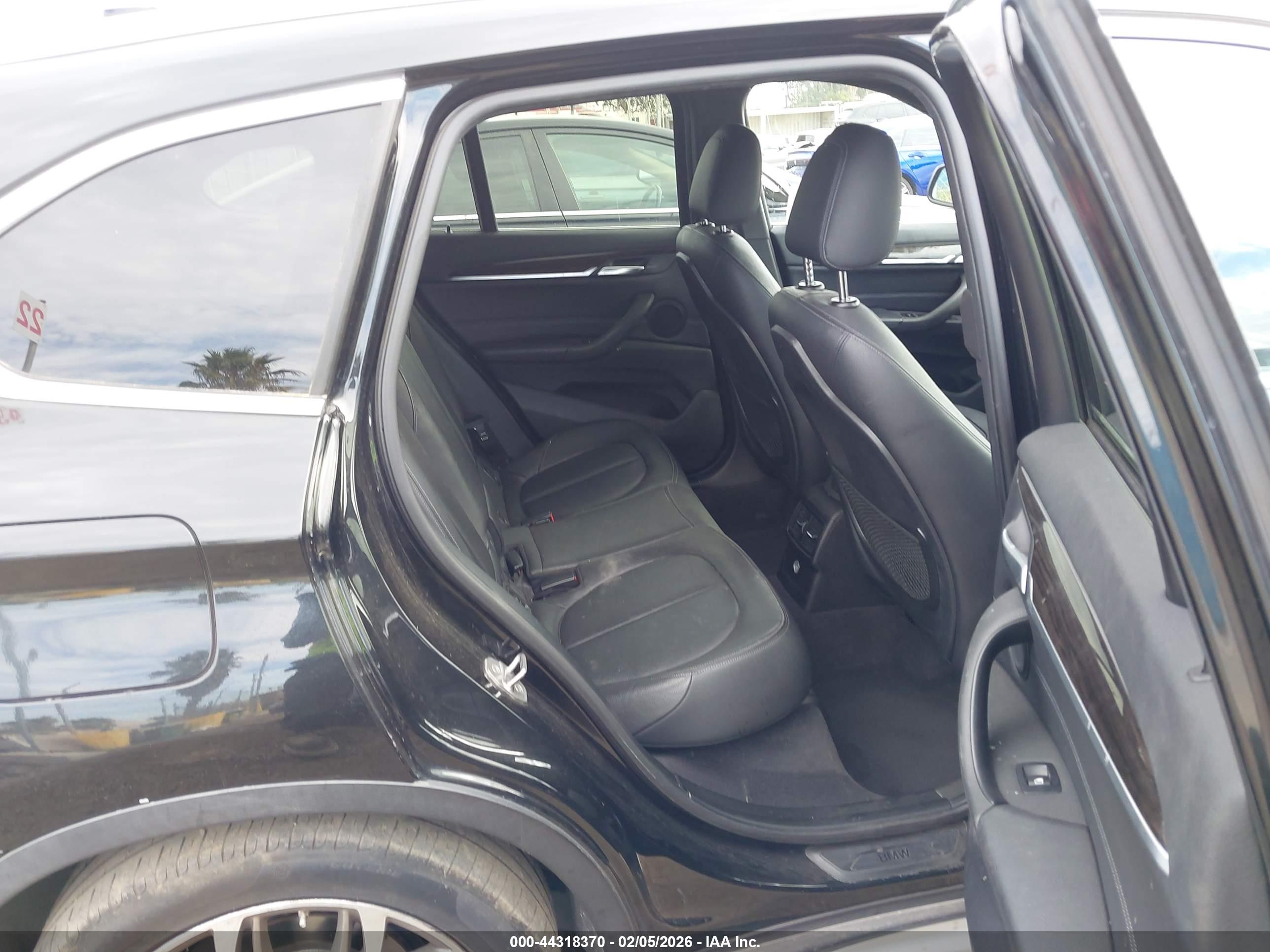 BMW X1 image 8