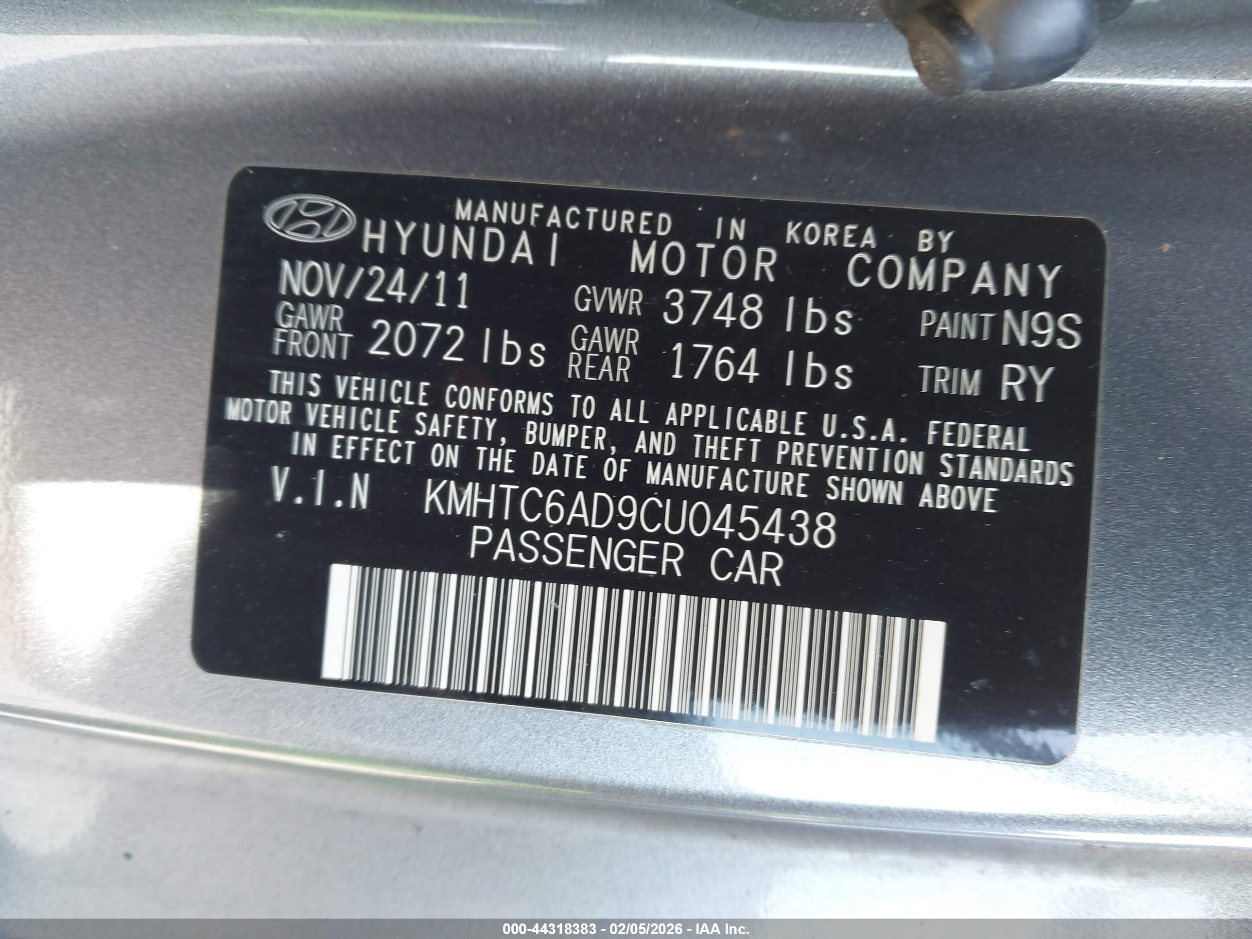 HYUNDAI VELOSTER image 9