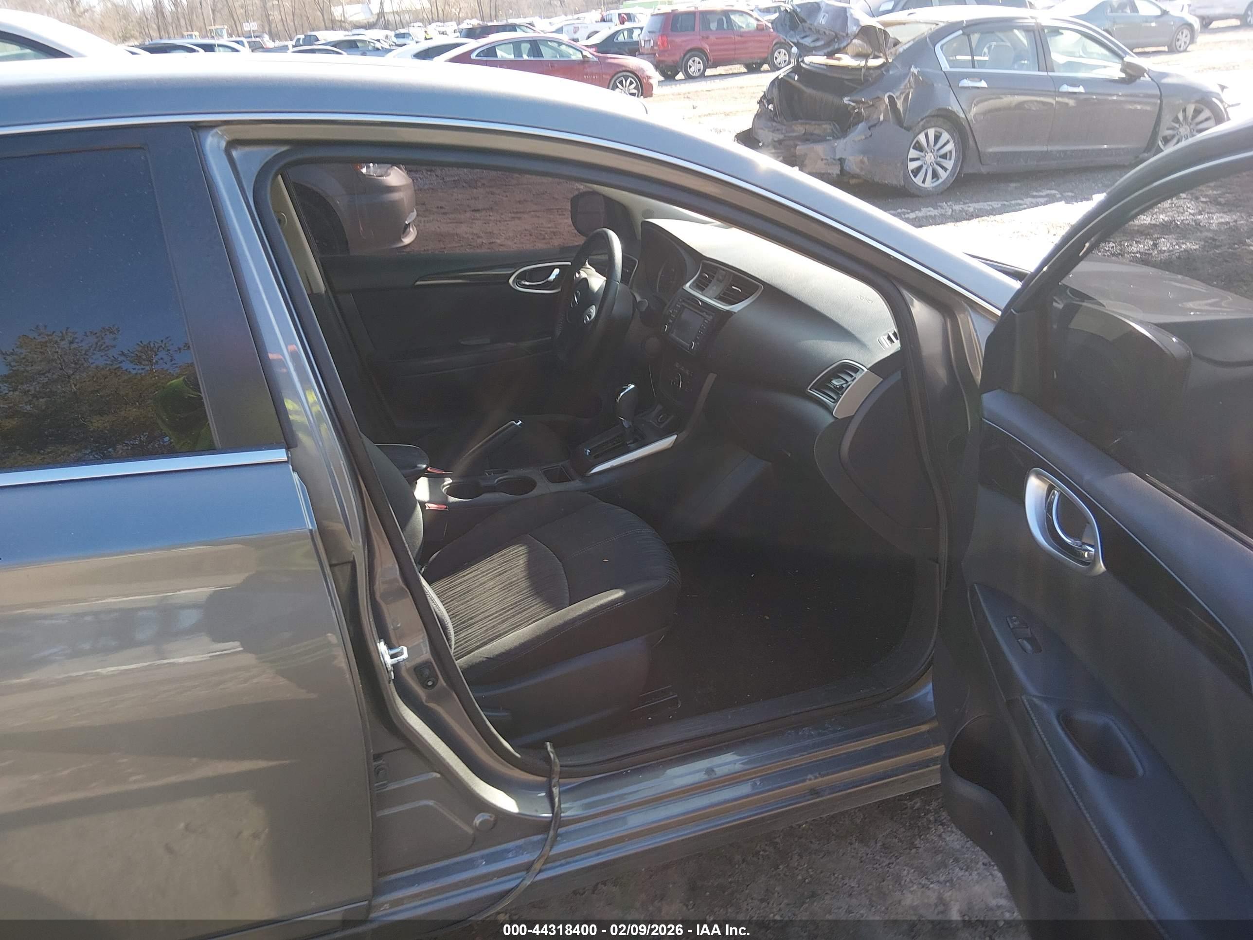 NISSAN SENTRA image 5