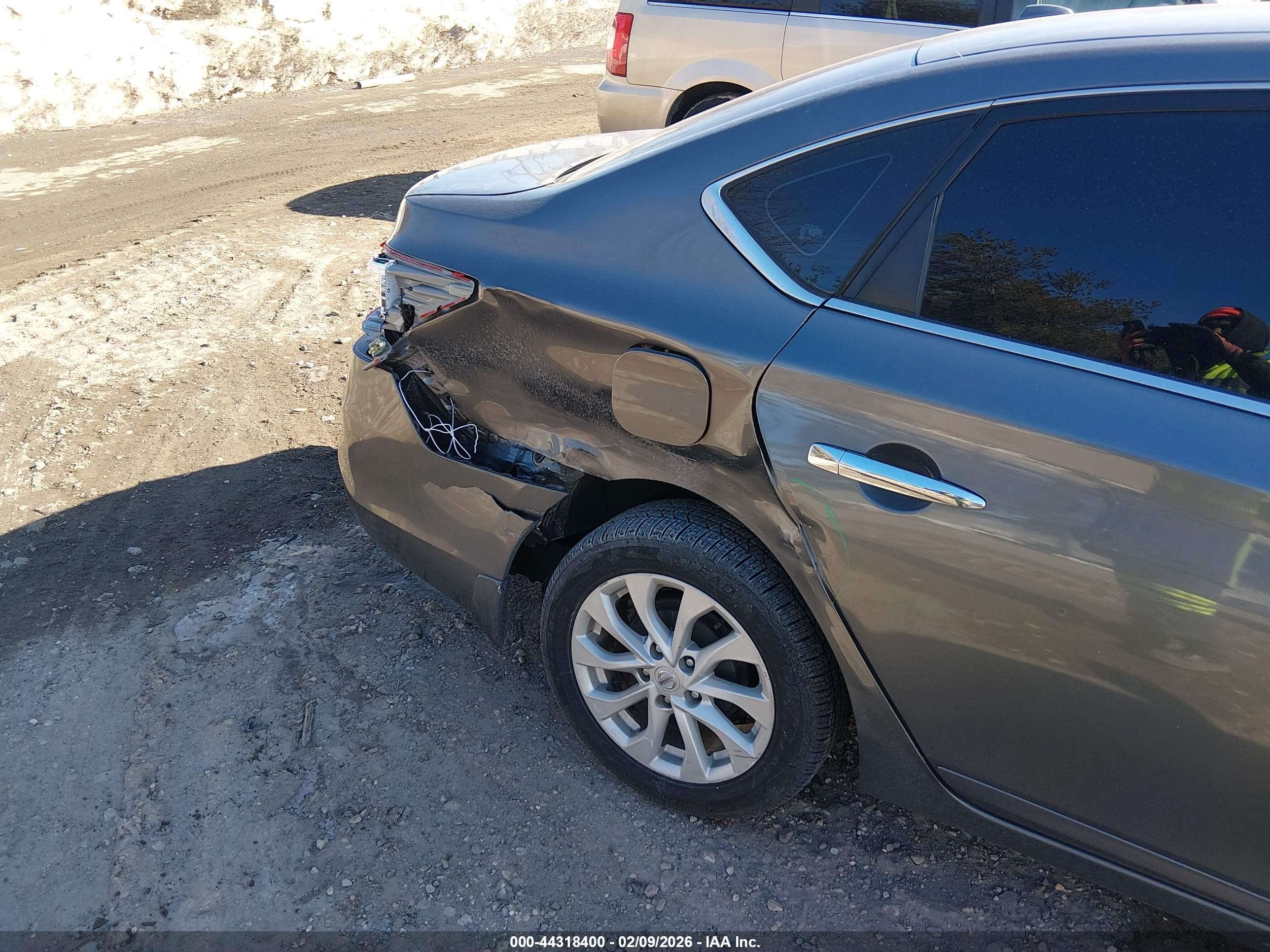 NISSAN SENTRA image 6