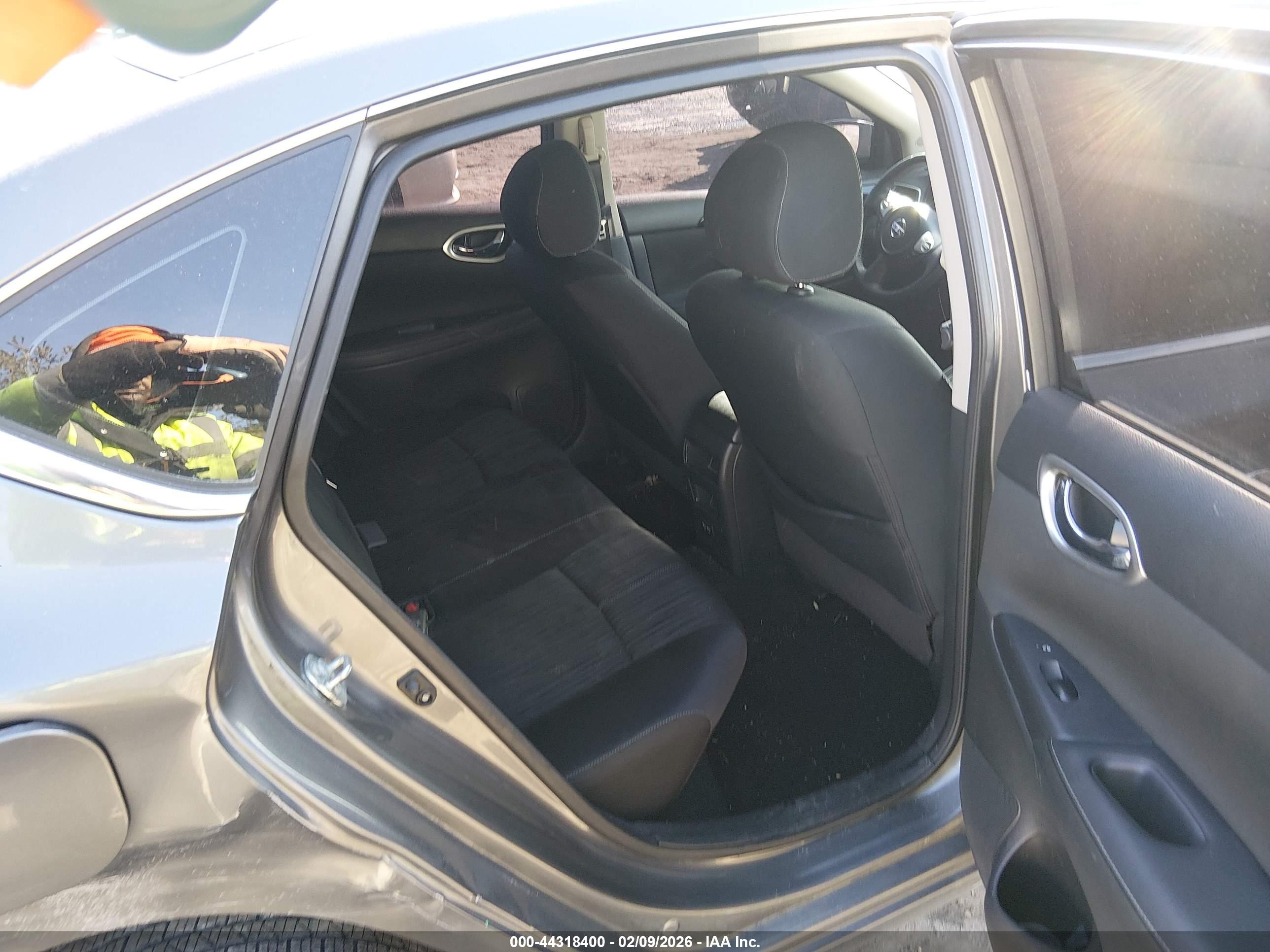 NISSAN SENTRA image 8