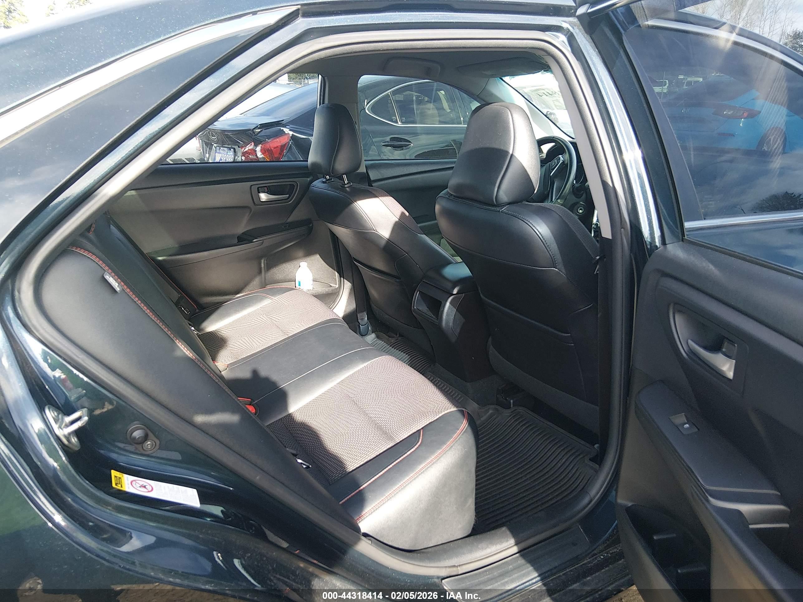 TOYOTA CAMRY image 8