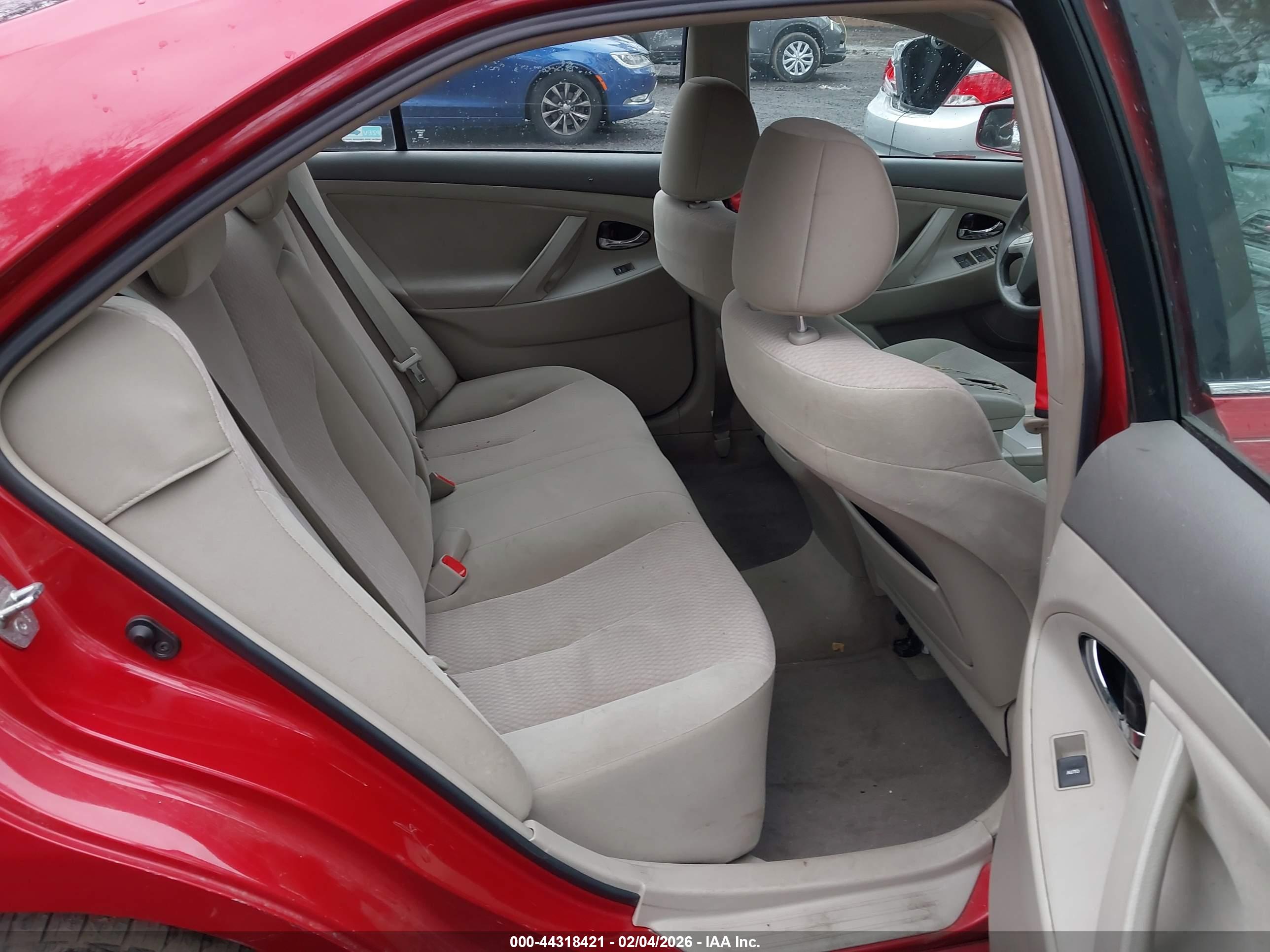 TOYOTA CAMRY image 8