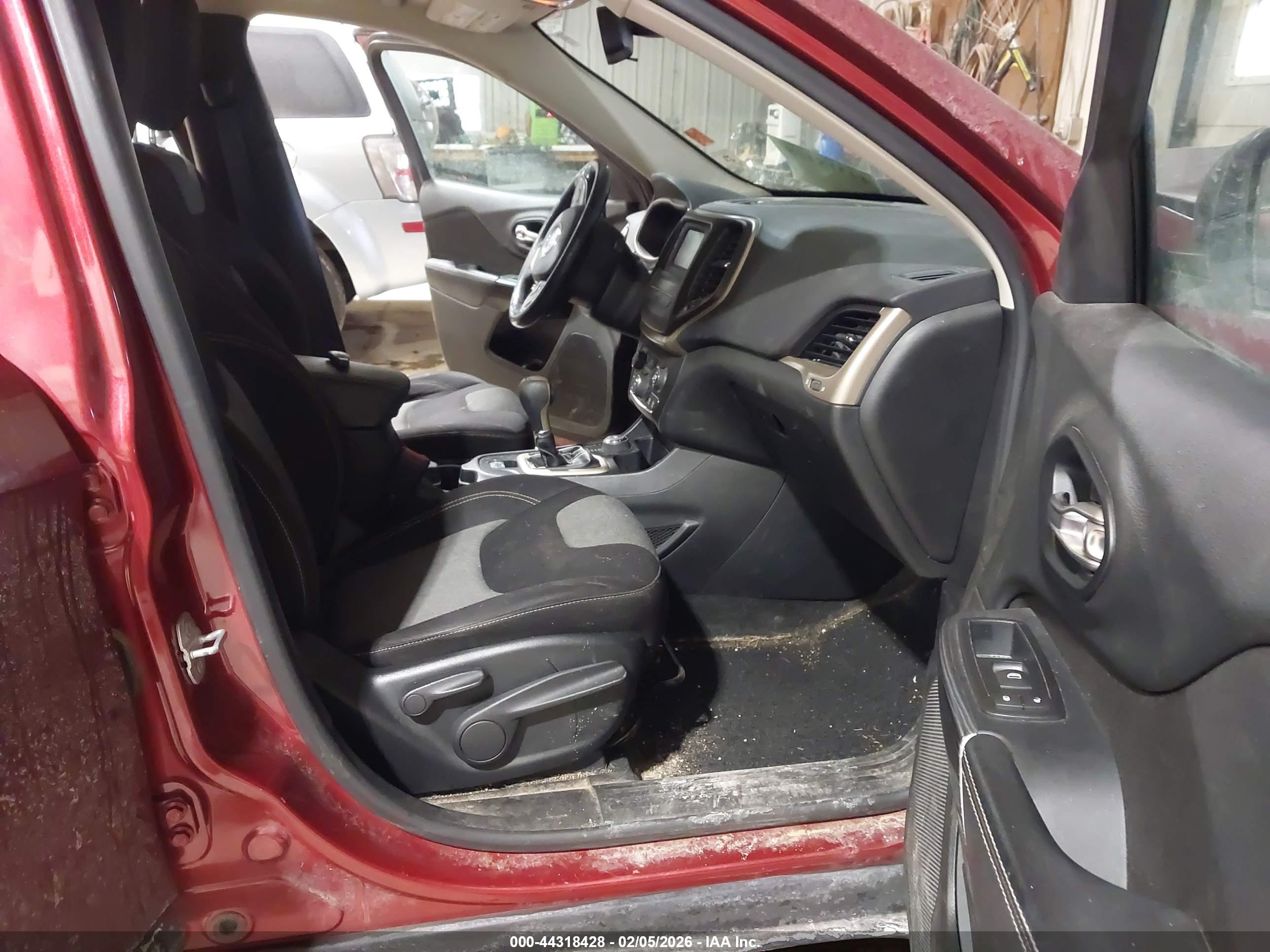 JEEP CHEROKEE image 5