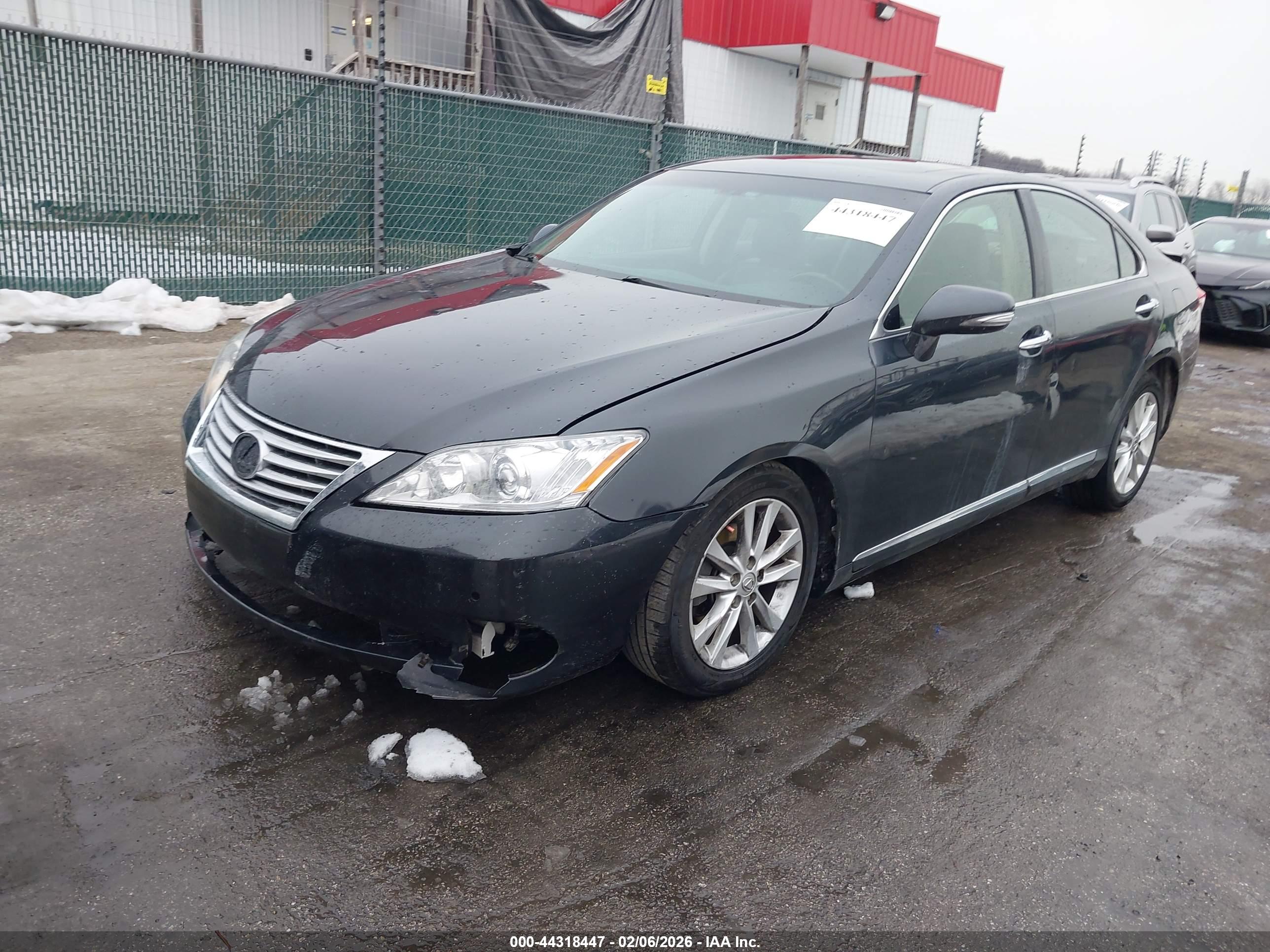 LEXUS ES image 2