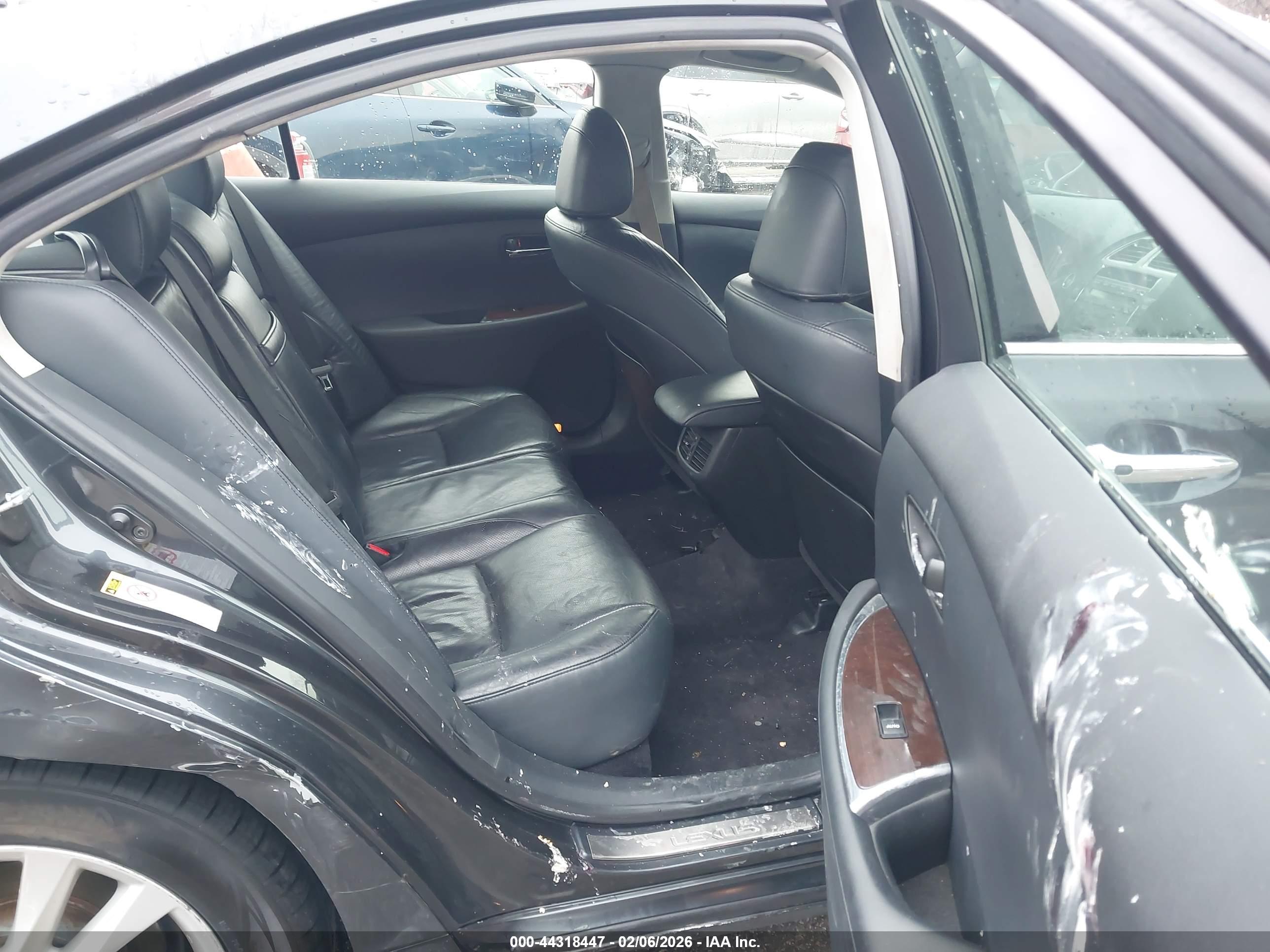 LEXUS ES image 8