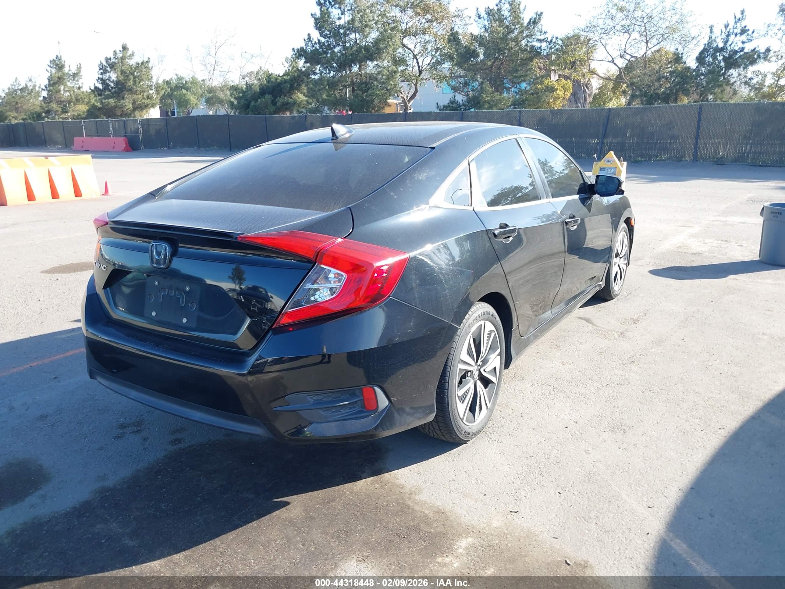 HONDA CIVIC image 4