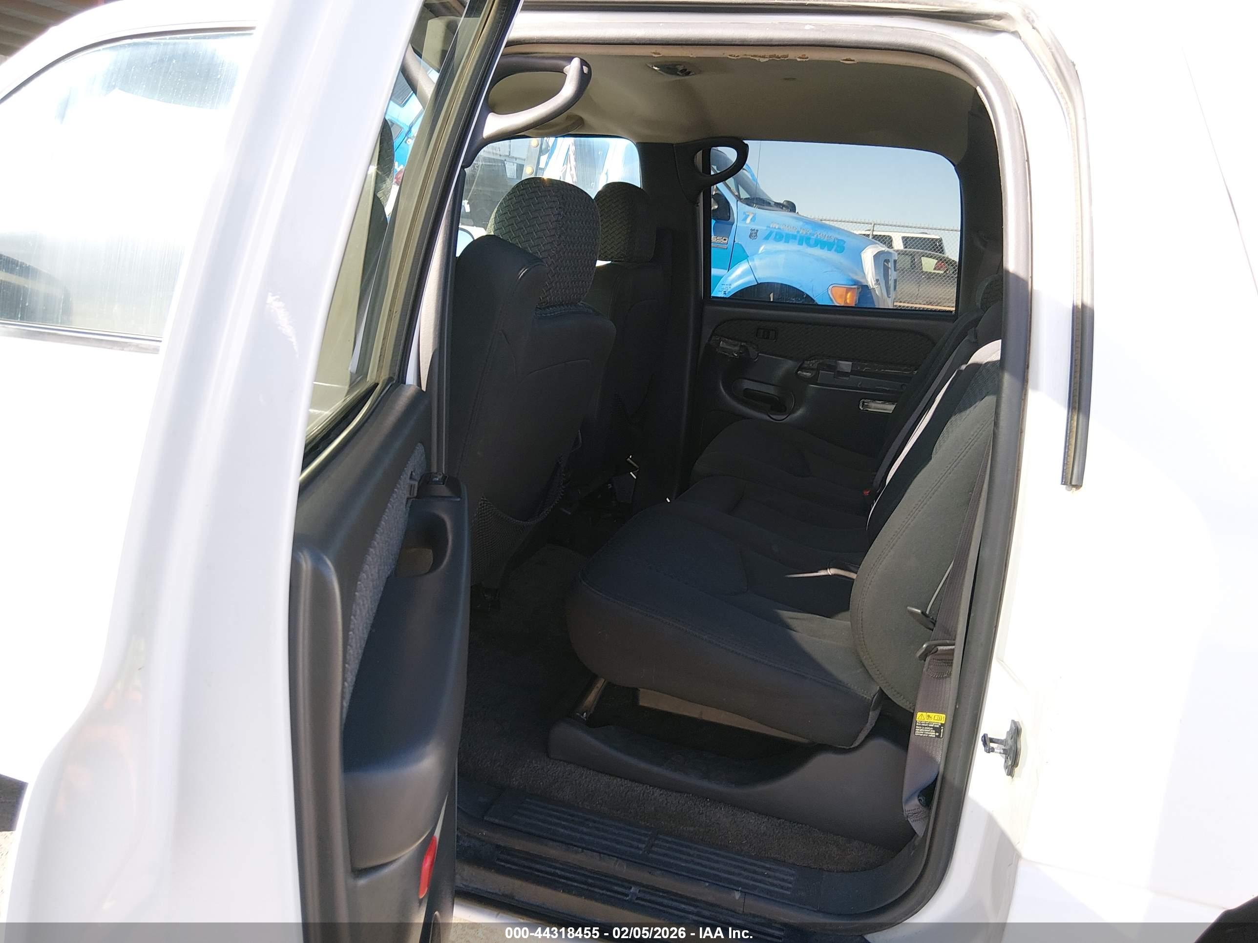 CHEVROLET AVALANCHE image 8