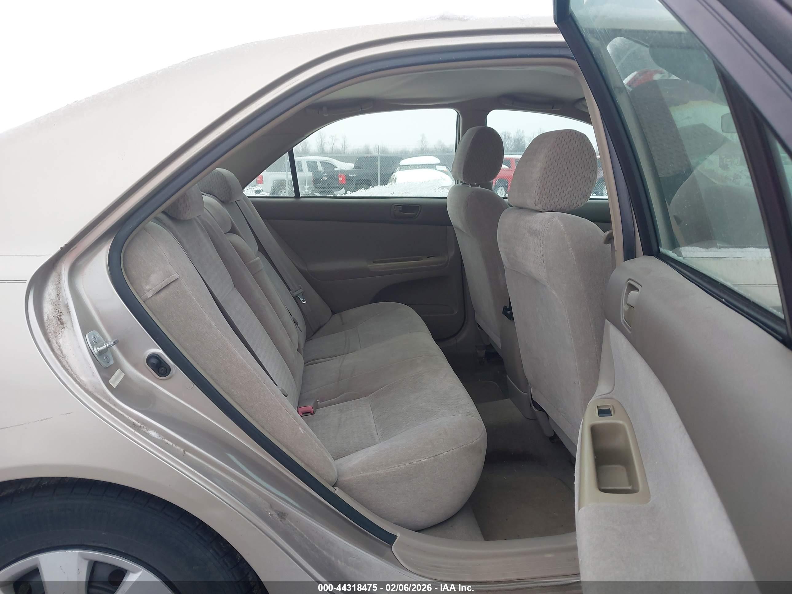 TOYOTA CAMRY image 8