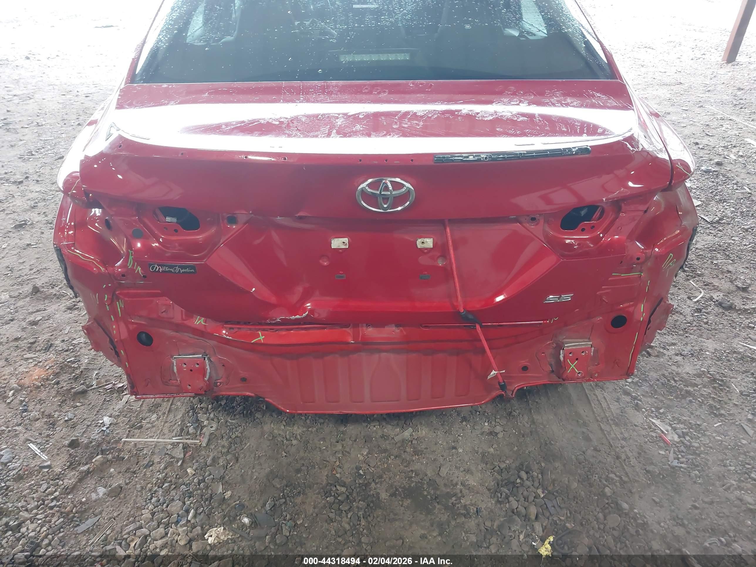 TOYOTA CAMRY image 6
