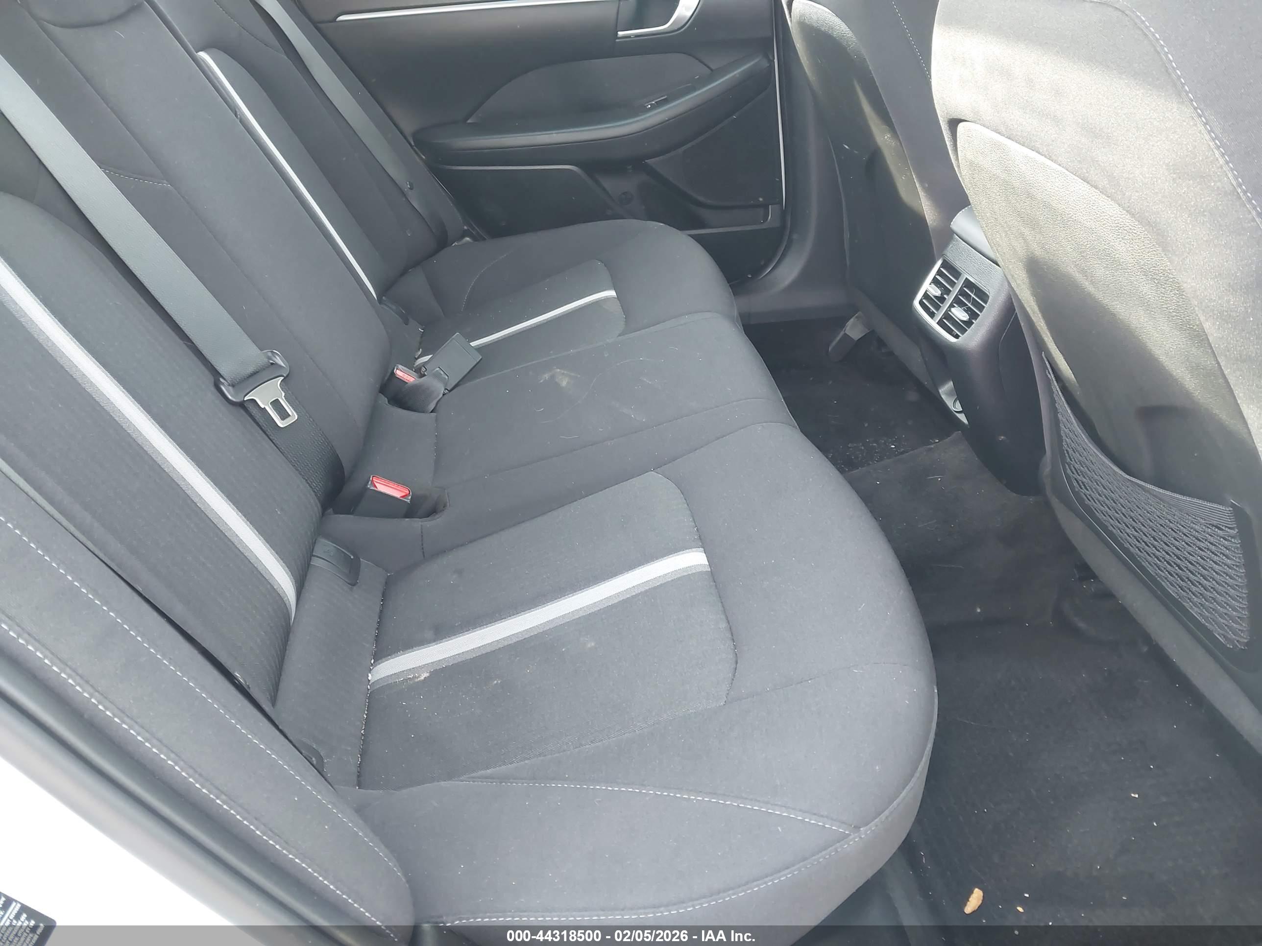 HYUNDAI SONATA image 8