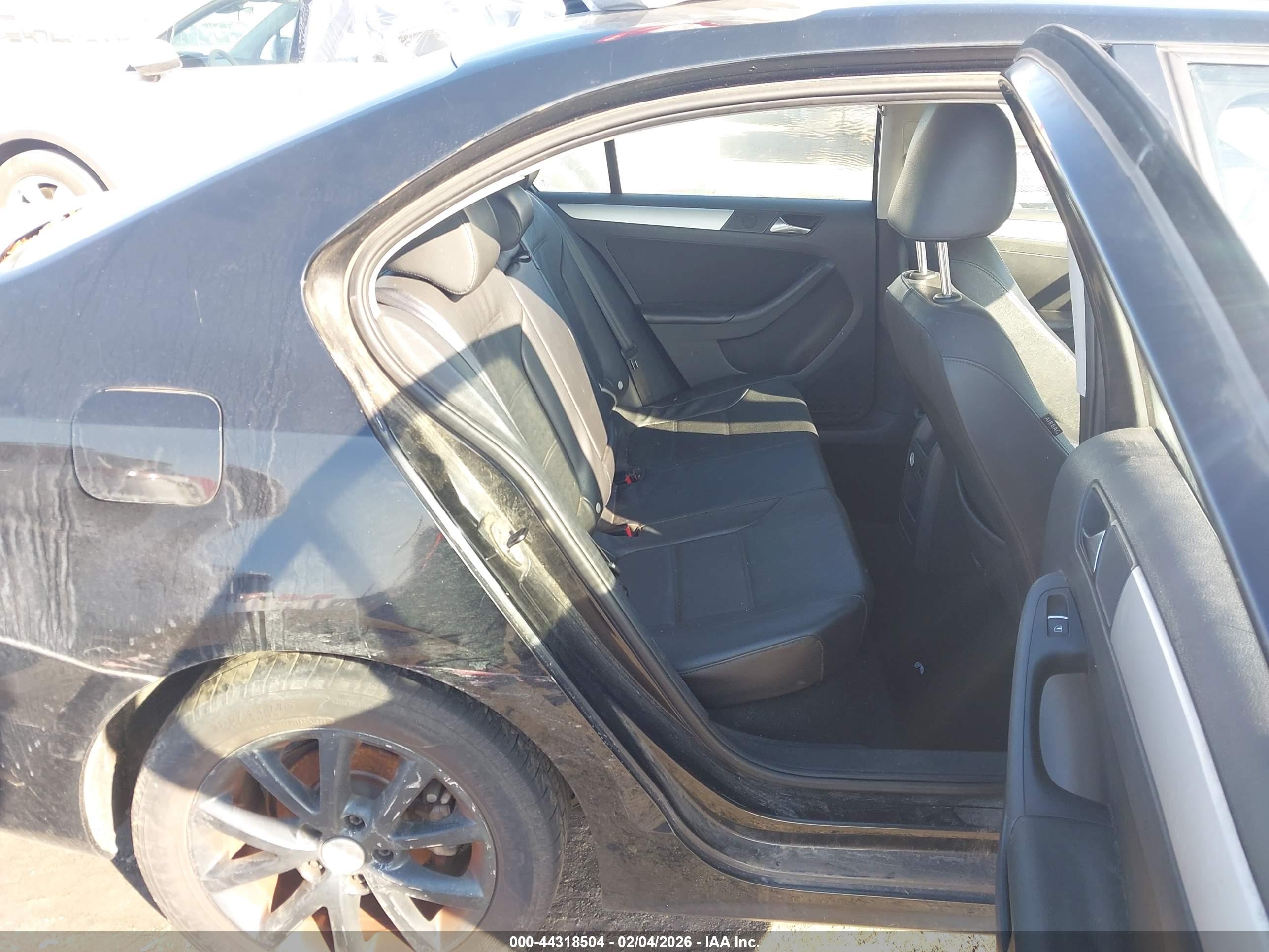 VOLKSWAGEN JETTA image 8