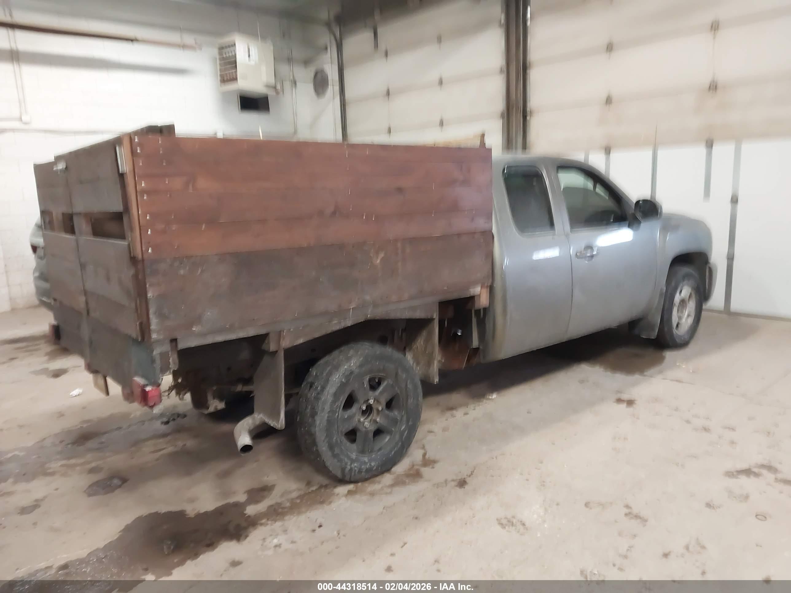 CHEVROLET SILVERADO image 4