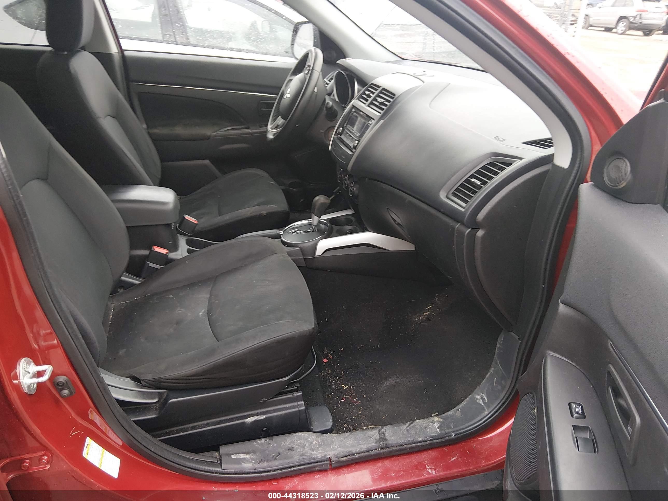 MITSUBISHI OUTLANDER image 5