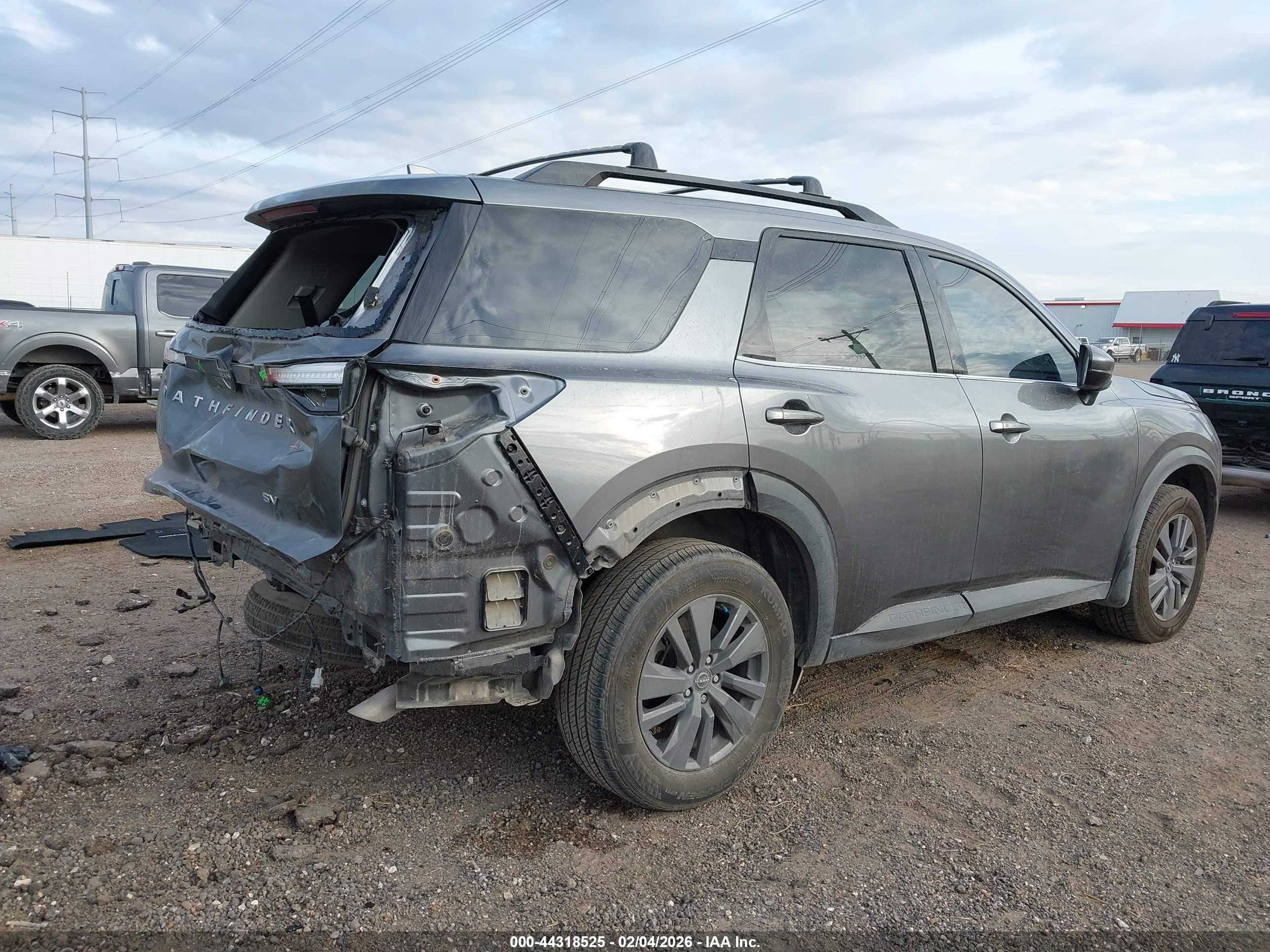 NISSAN PATHFINDER image 4