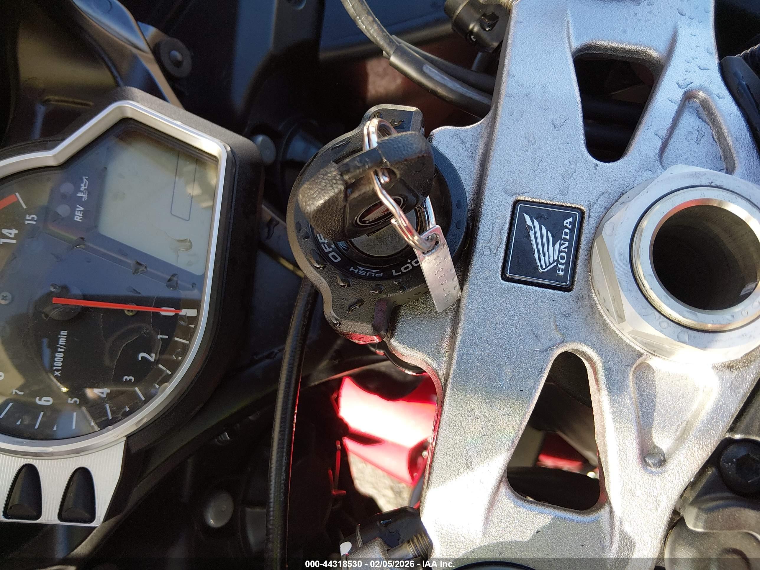 HONDA CBR1000 image 11