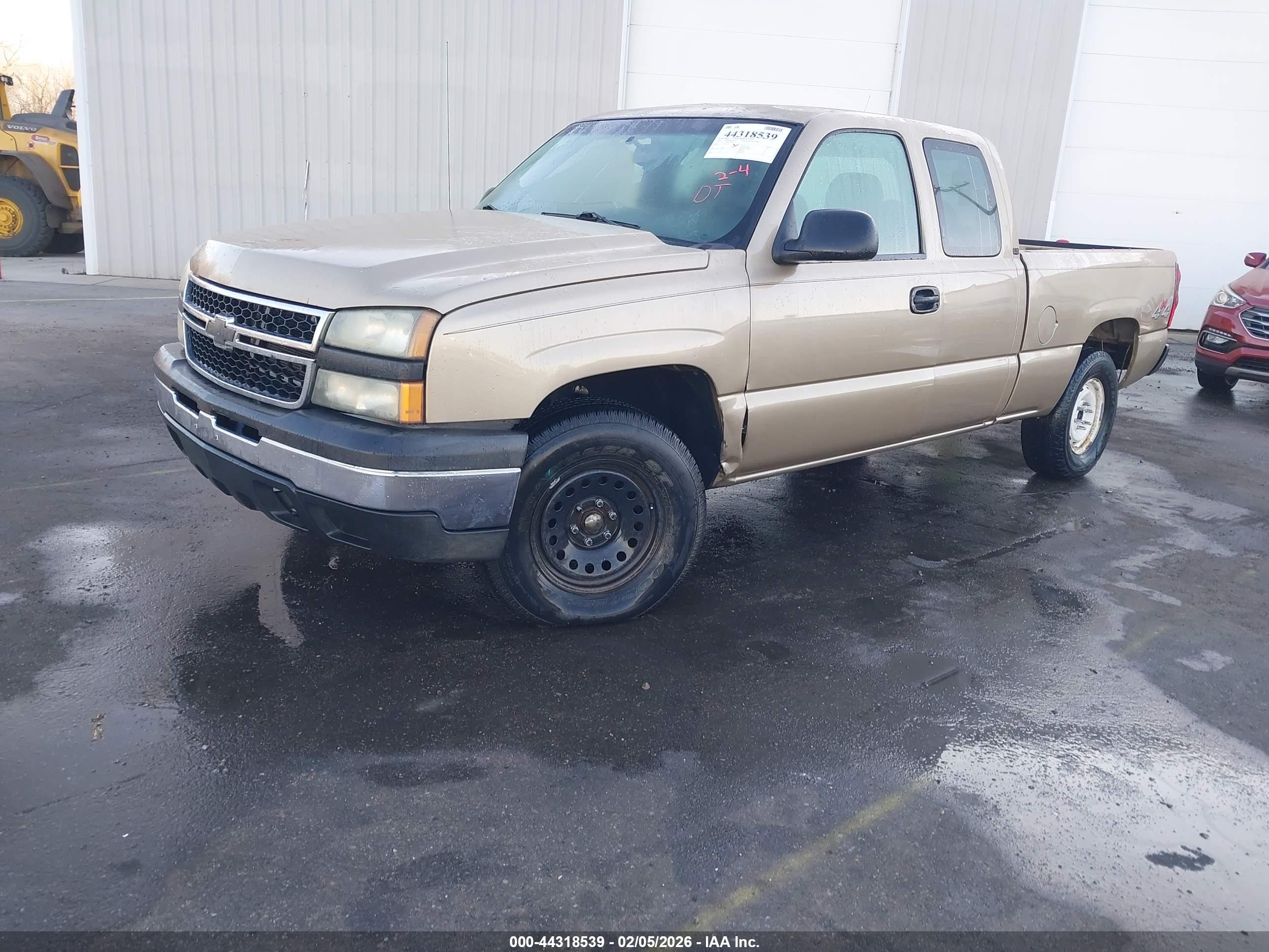 CHEVROLET SILVERADO image 2