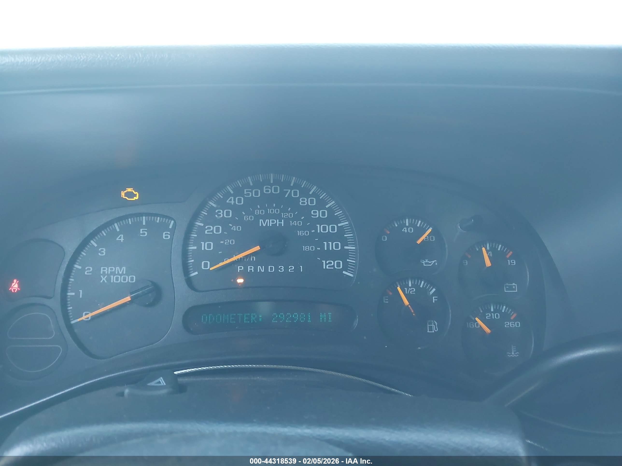 CHEVROLET SILVERADO image 7